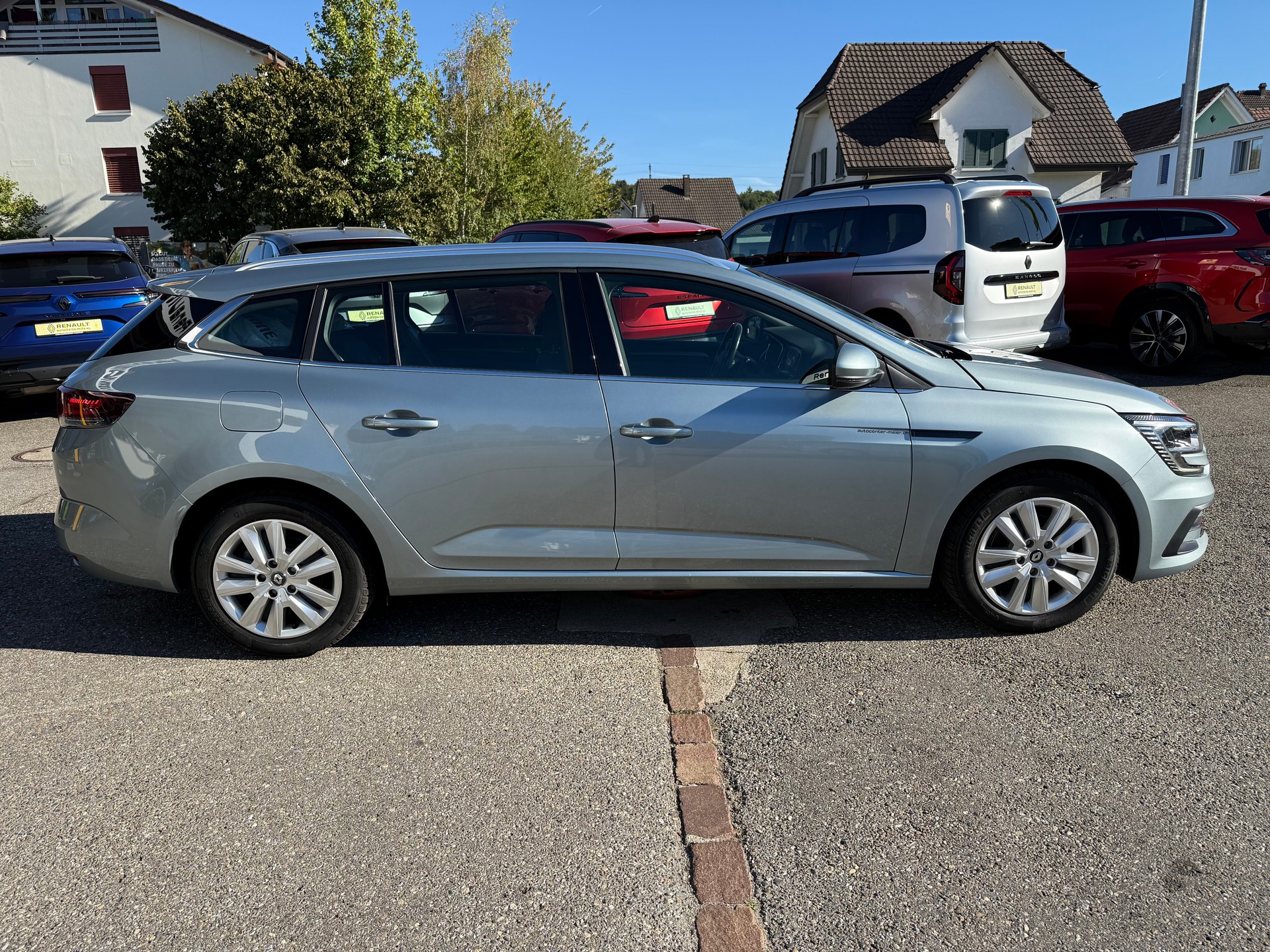 RENAULT Mégane Grandtour 1.5 dCi Zen EDC-image-6