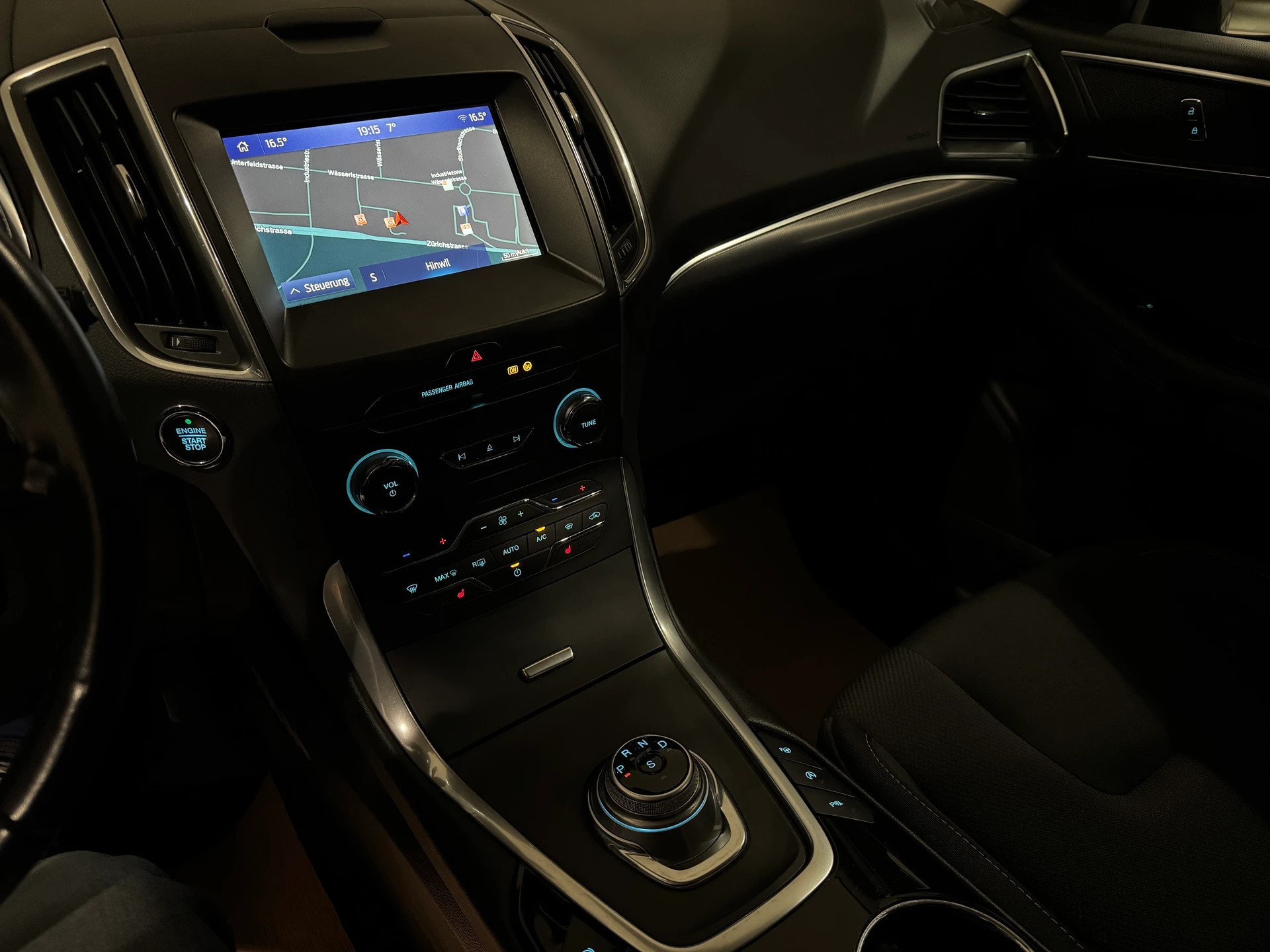 FORD S-Max 2.0 TDCi Titanium Automatic-image-14