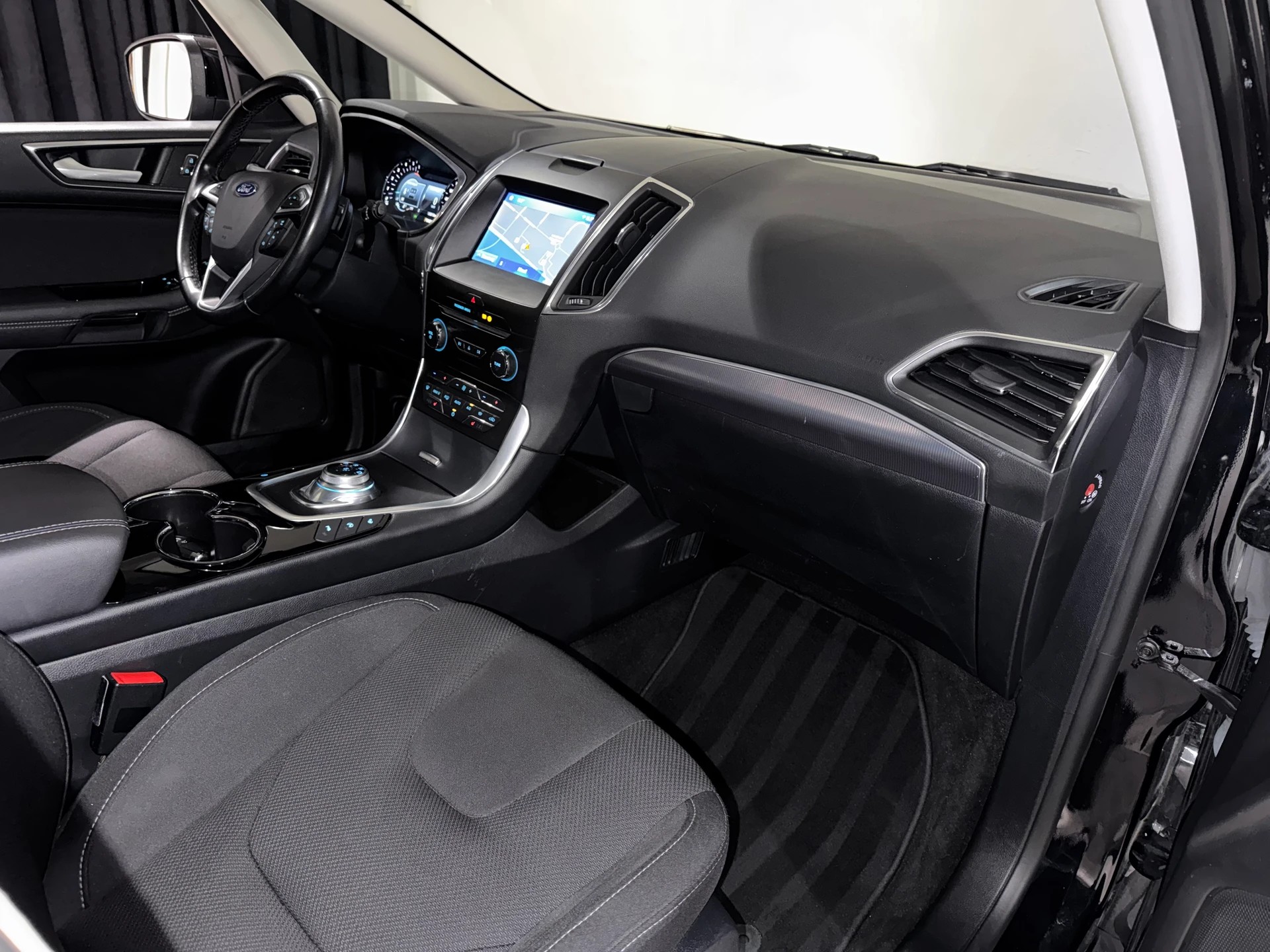 FORD S-Max 2.0 TDCi Titanium Automatic-image-10
