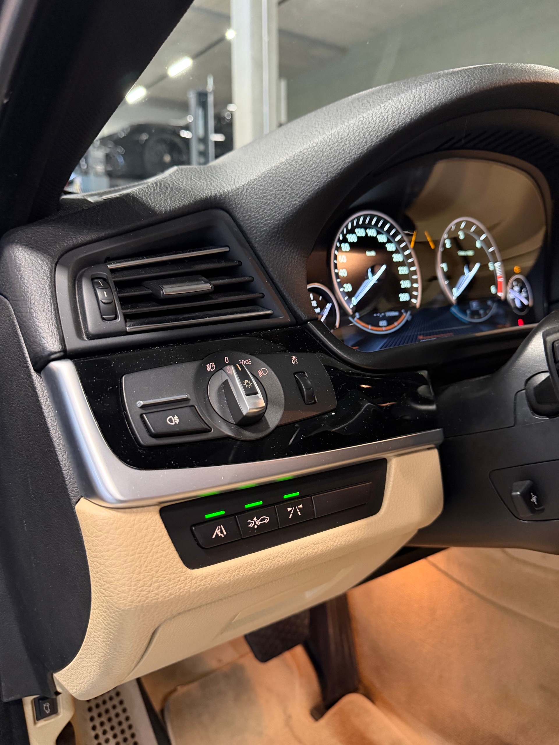 BMW M550d xDrive Steptronic-image-13