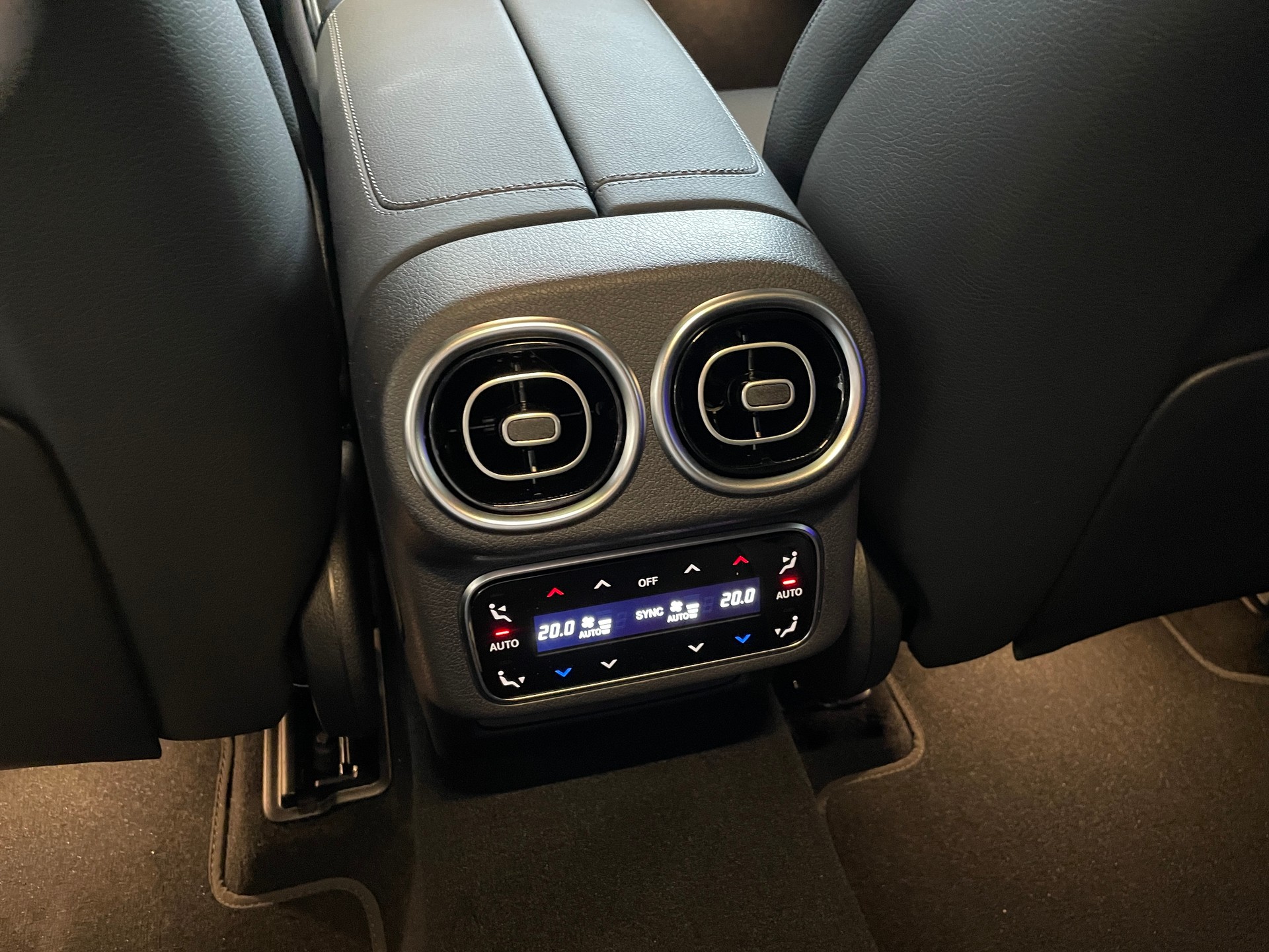 MERCEDES-BENZ GLC Coupé 300 4Matic 9G-Tronic AMG Line-image-13