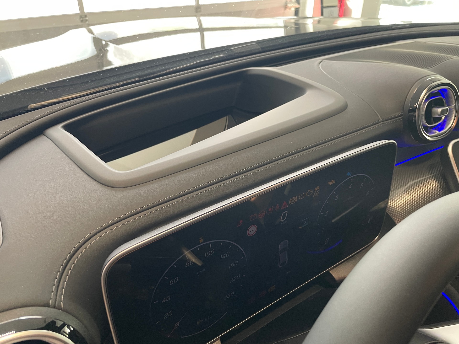 MERCEDES-BENZ GLC Coupé 300 4Matic 9G-Tronic AMG Line-image-17