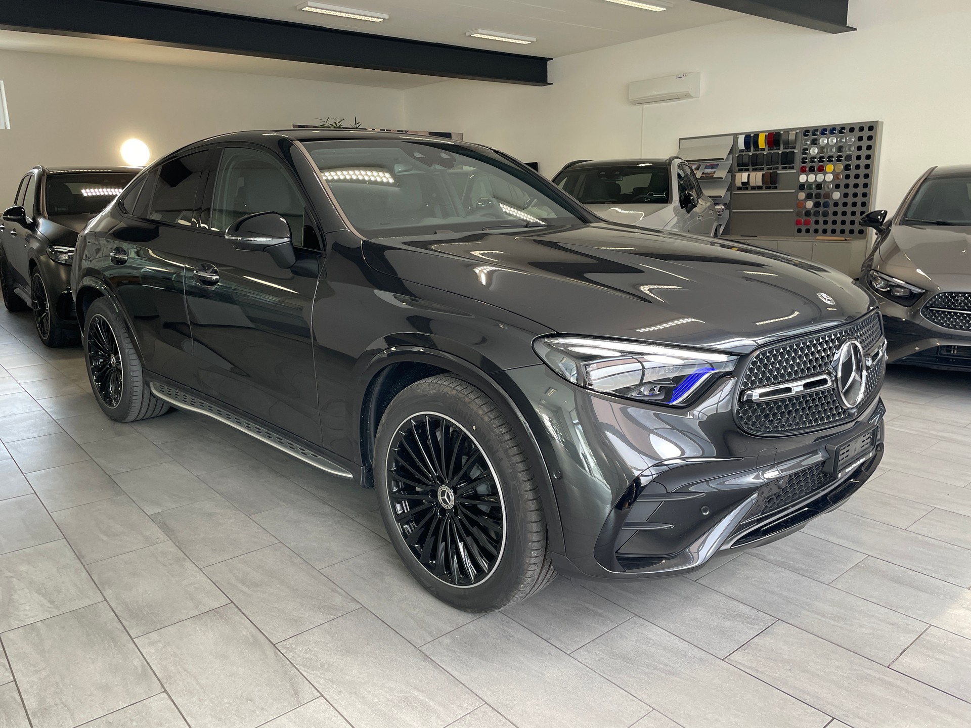 MERCEDES-BENZ GLC Coupé 300 4Matic 9G-Tronic AMG Line-image-2