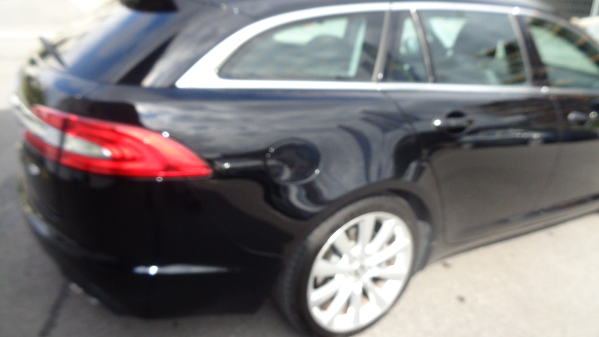 JAGUAR XF Sportbrake 3.0d S V6 Premium Luxury-image-4