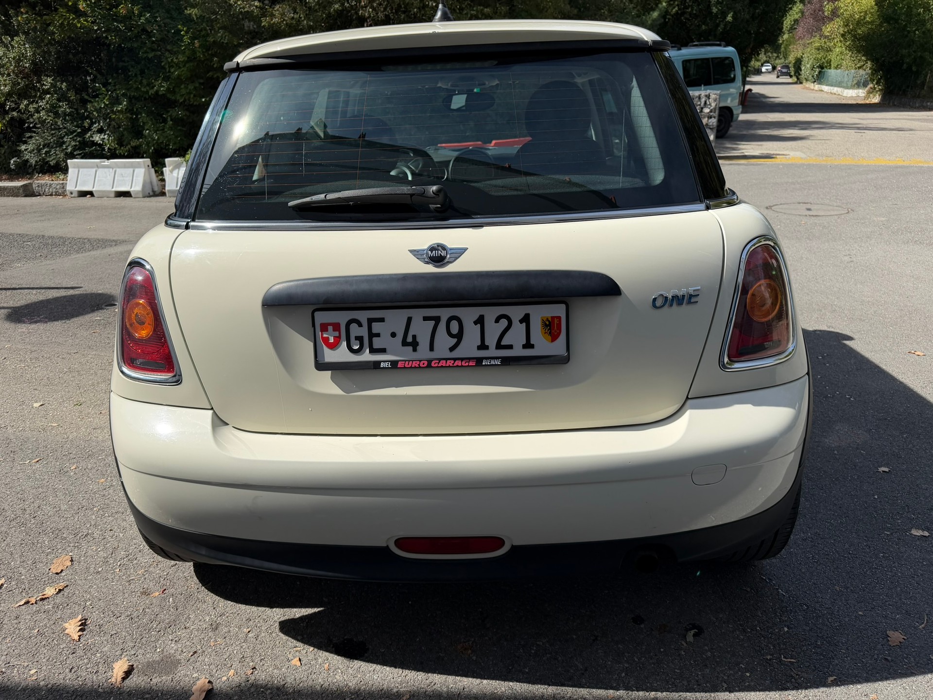 MINI 1.4i One-image-2