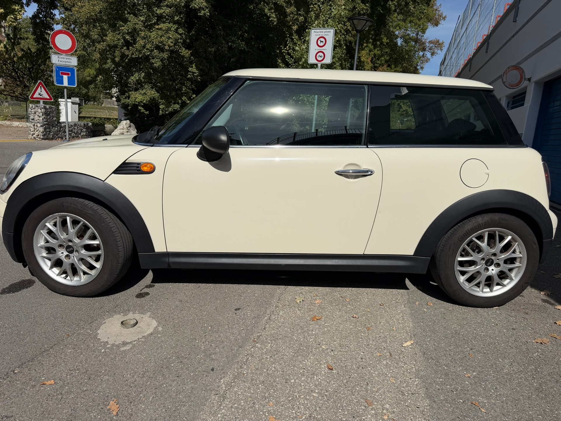 MINI 1.4i One-image-1