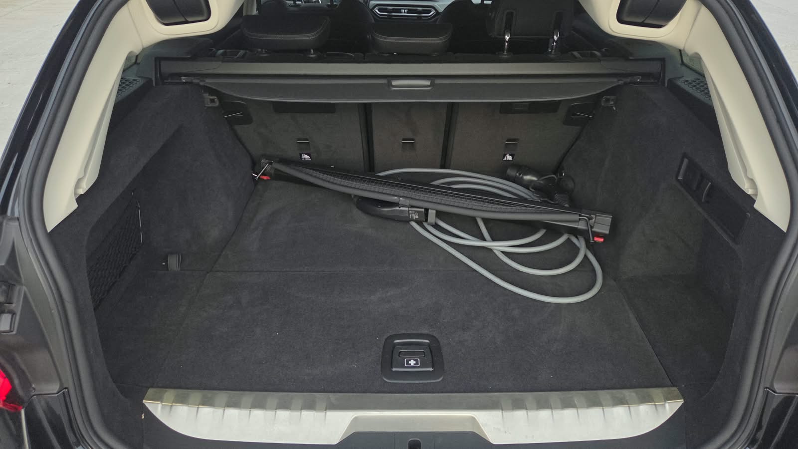 BMW 320e xDrive Touring Steptronic-image-15