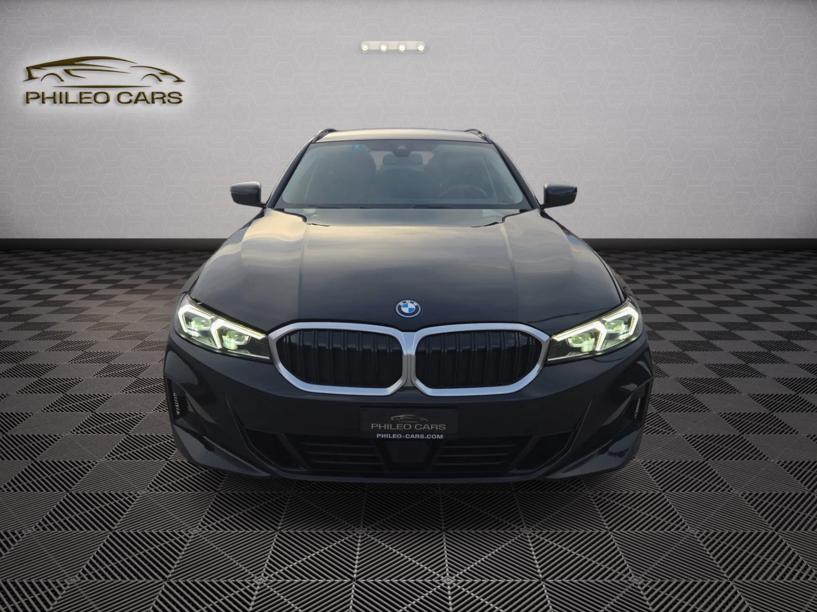 BMW 320e xDrive Touring Steptronic-image-1
