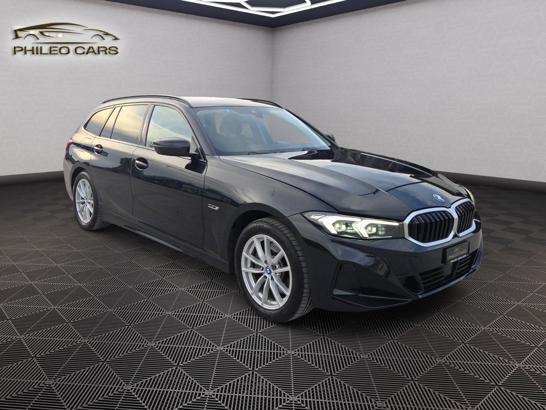 BMW 320e xDrive Touring Steptronic-image-2
