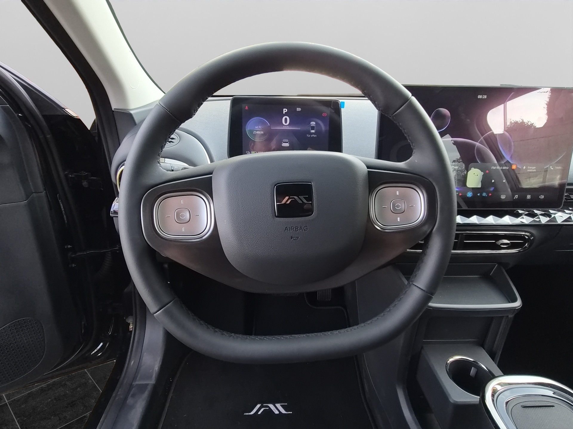 JAC E30X Electric-image-16