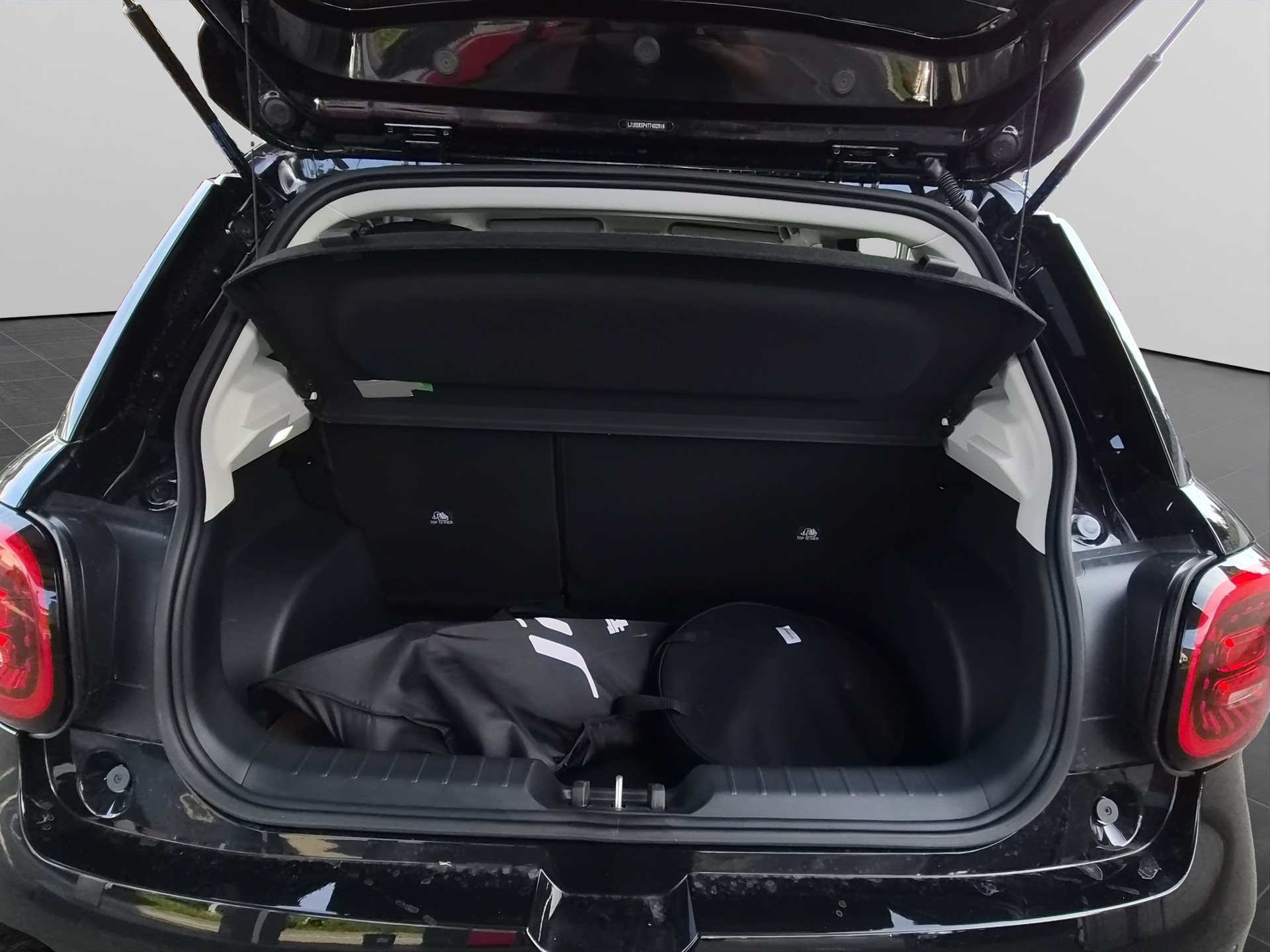 JAC E30X Electric-image-14