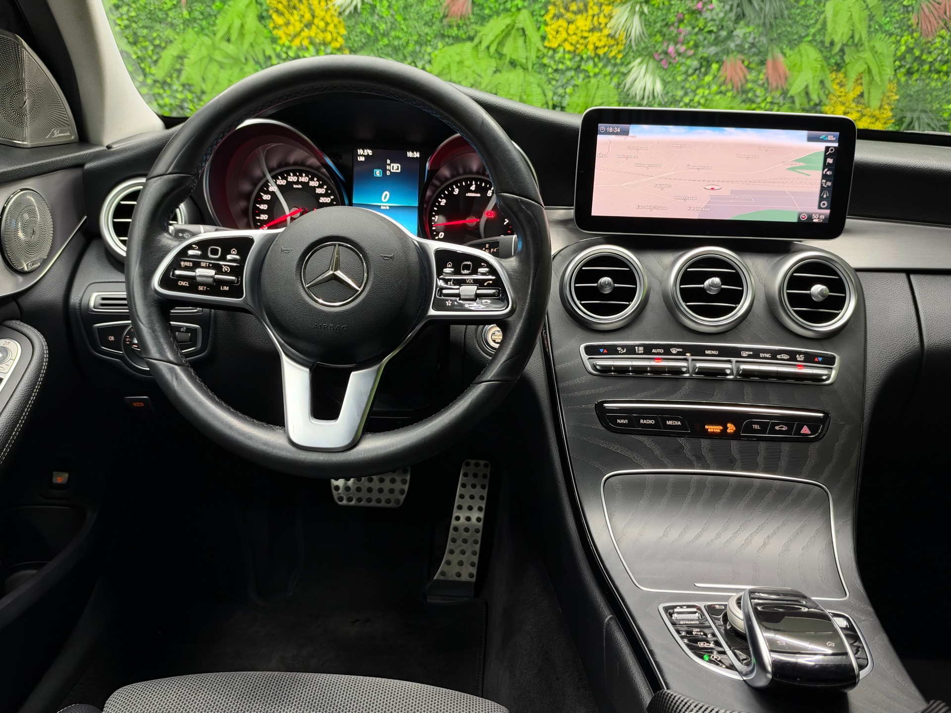 MERCEDES-BENZ C 180 Avantgarde 9G-Tronic-image-10