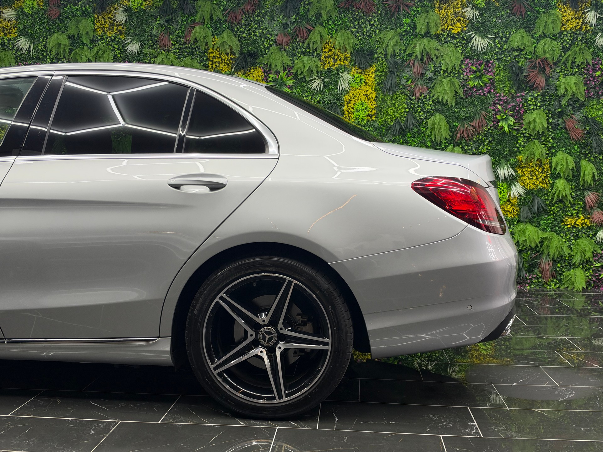 MERCEDES-BENZ C 180 Avantgarde 9G-Tronic-image-4