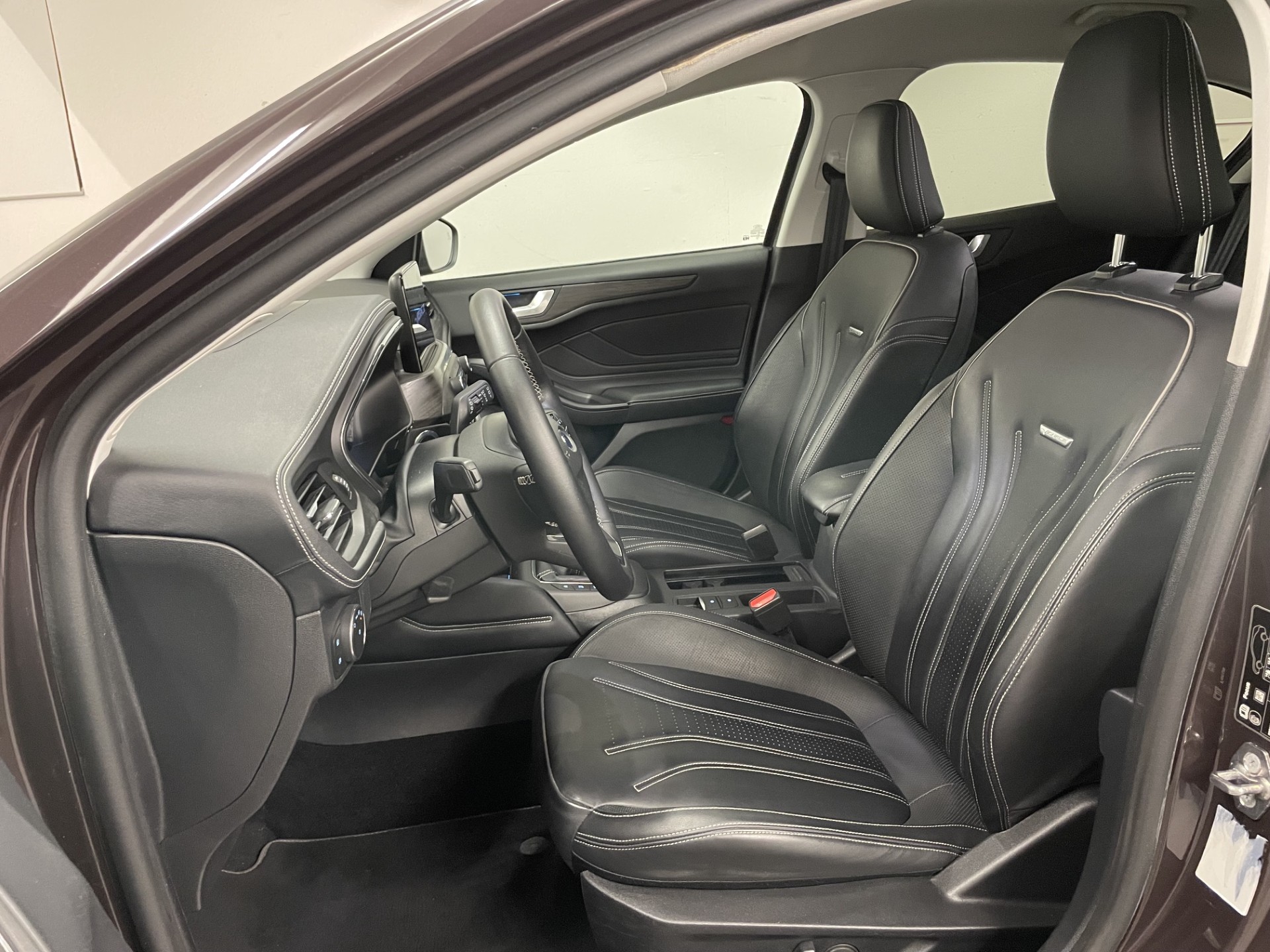 FORD Focus 1.0 SCTi Vignale-image-6