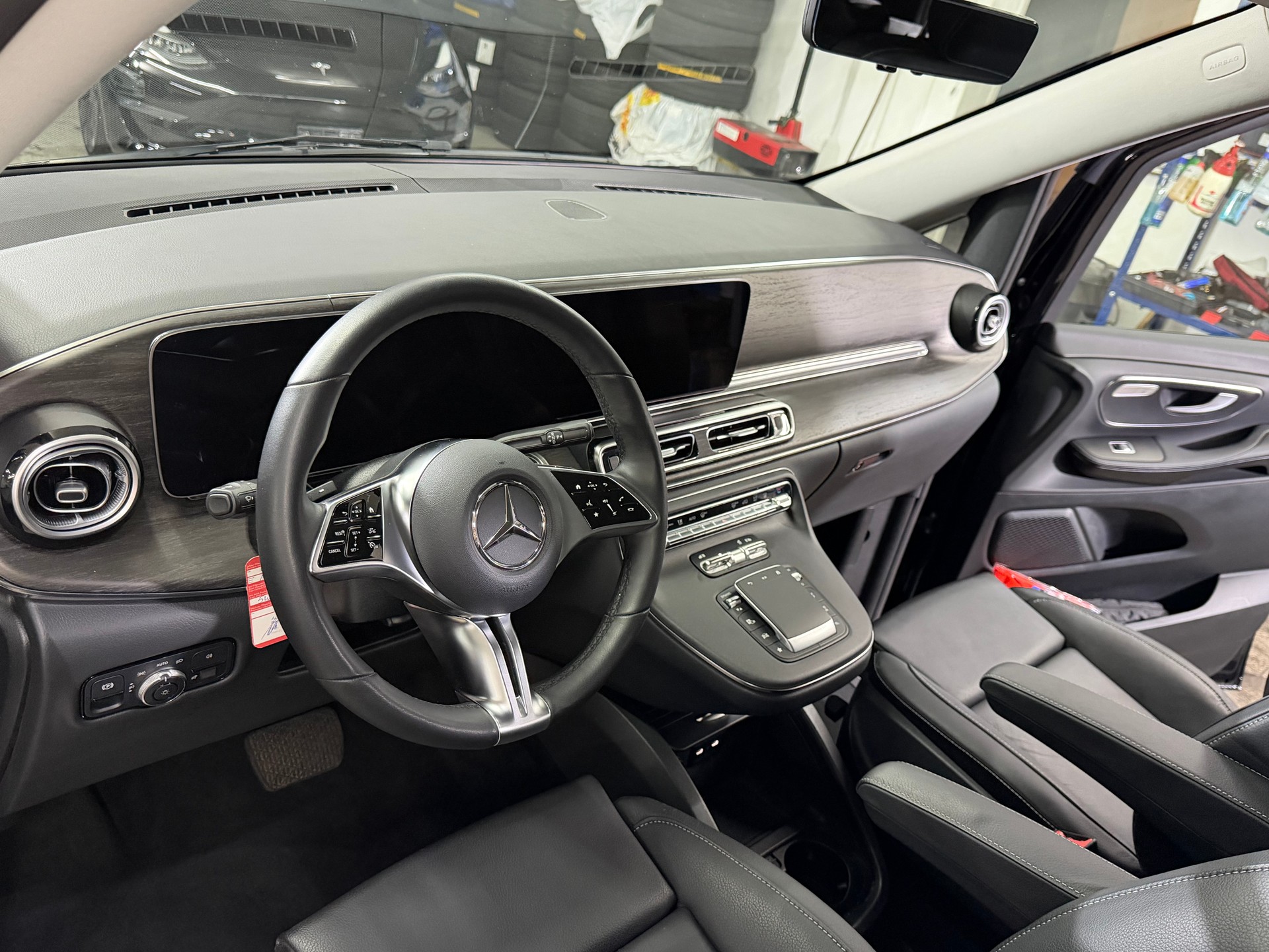 MERCEDES-BENZ V 300 d extralang 4Matic 9G-Tronic-image-8