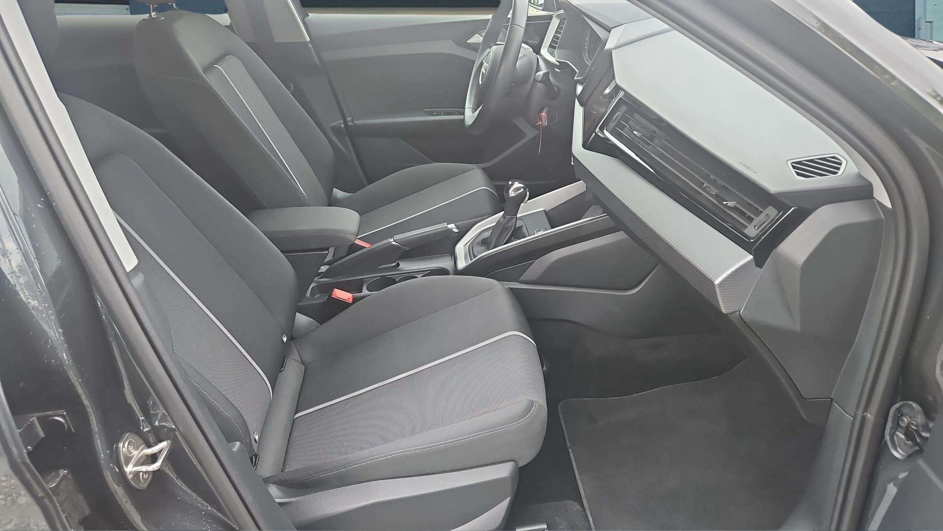 AUDI A1 Sportback 30 TFSI advanced S-tronic mit 5J Werksgarantie oder bis 100000km-image-11