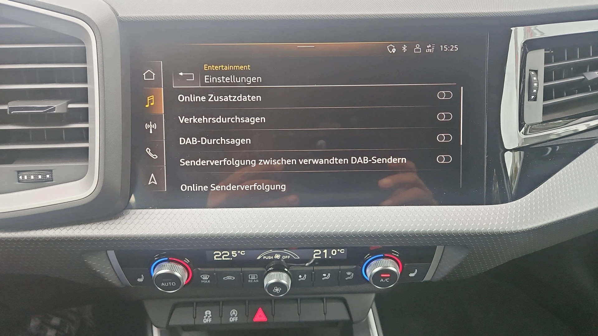 AUDI A1 Sportback 30 TFSI advanced S-tronic mit 5J Werksgarantie oder bis 100000km-image-19