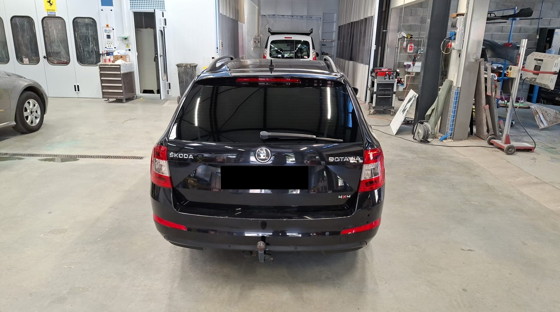 SKODA 1.8 TSI Elegance 4x4 DSG-image-2