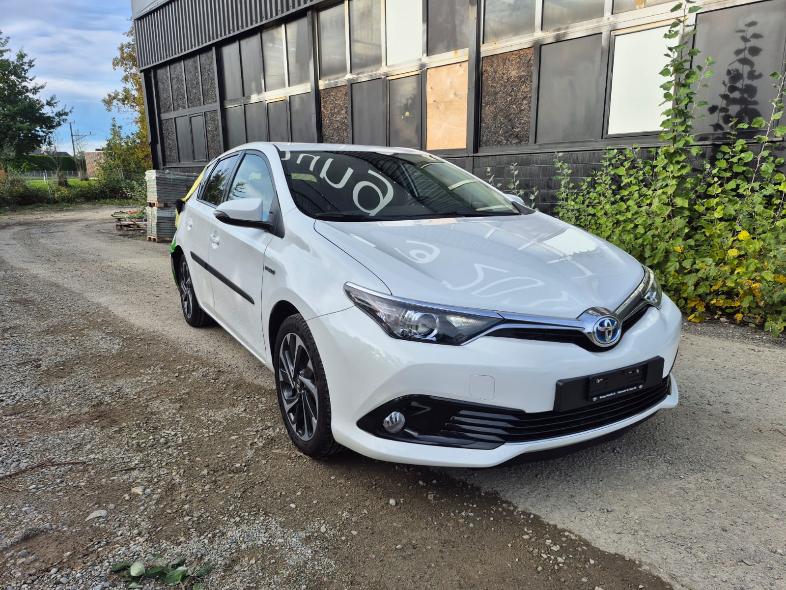 TOYOTA Auris 1.8 HSD Style e-CVT