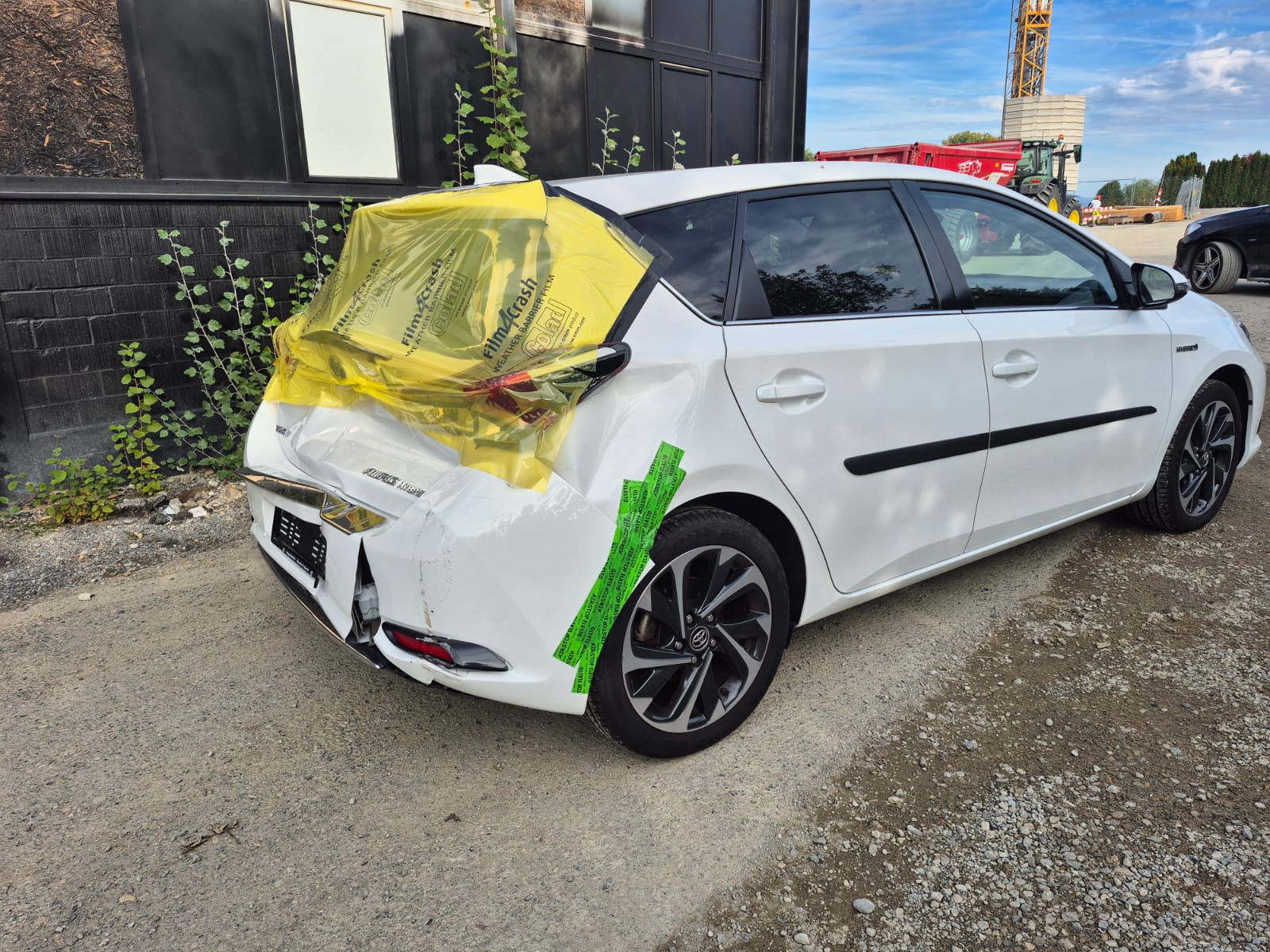 TOYOTA Auris 1.8 HSD Style e-CVT-image-4