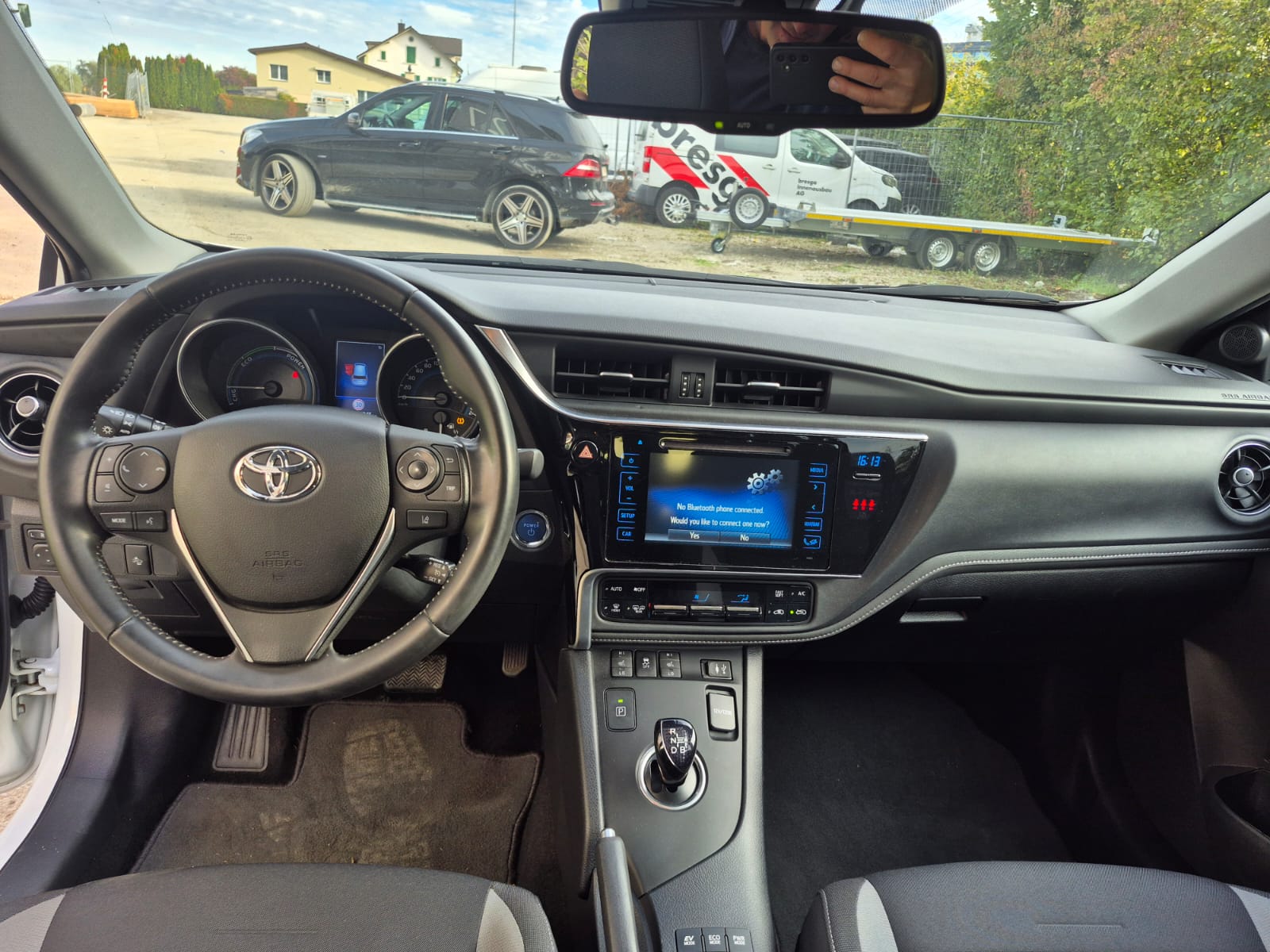 TOYOTA Auris 1.8 HSD Style e-CVT-image-8