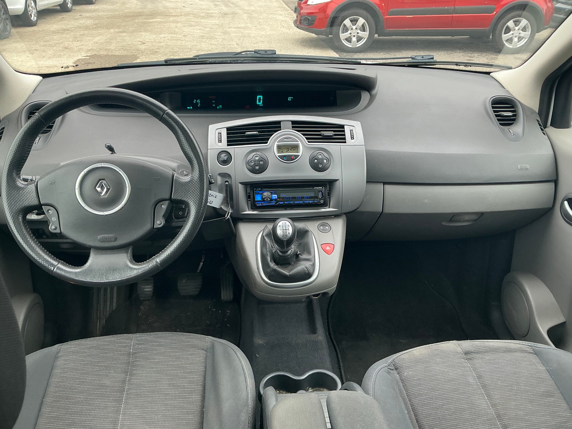 RENAULT Scénic 2.0 dCi Dynamique-image-7