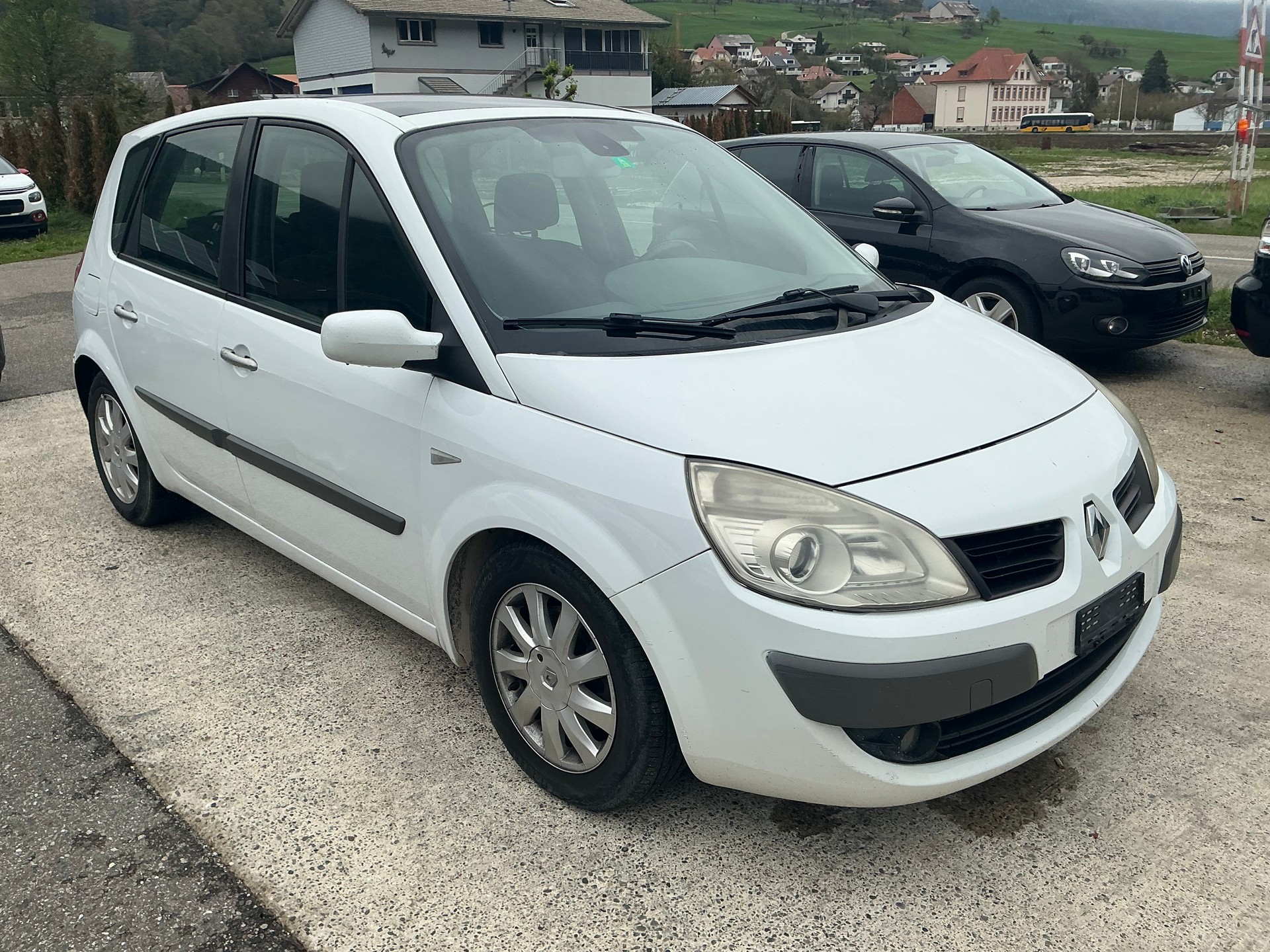 RENAULT Scénic 2.0 dCi Dynamique-image-1