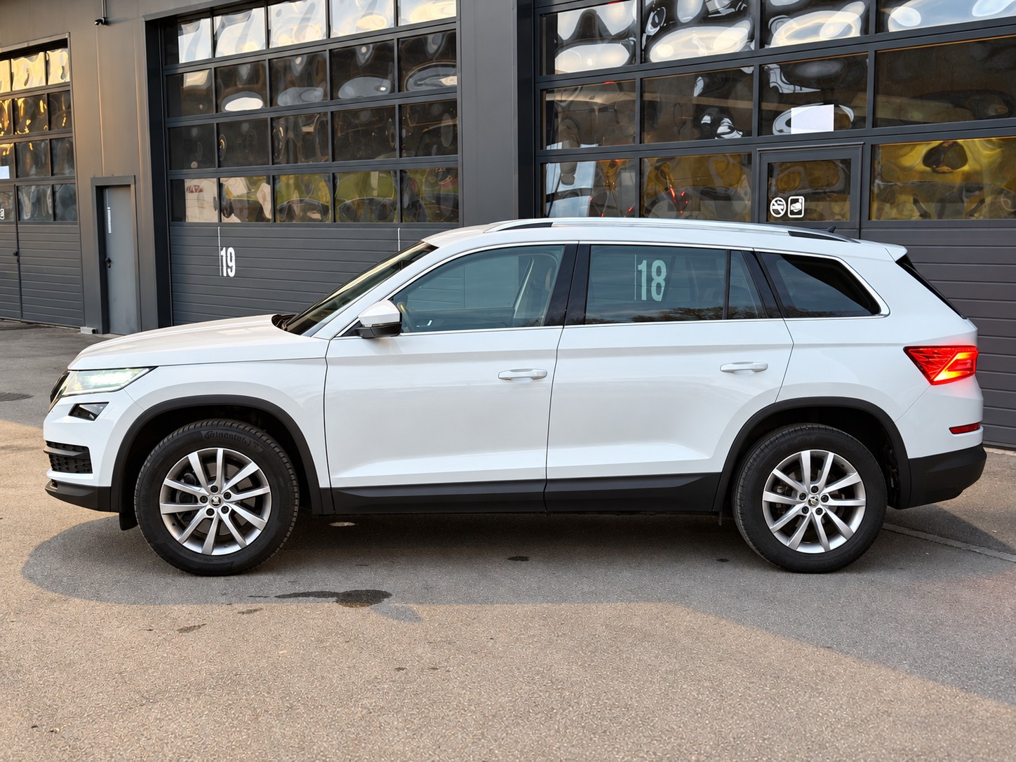 SKODA Kodiaq 2.0 TSI Ambition 4x4-image-2