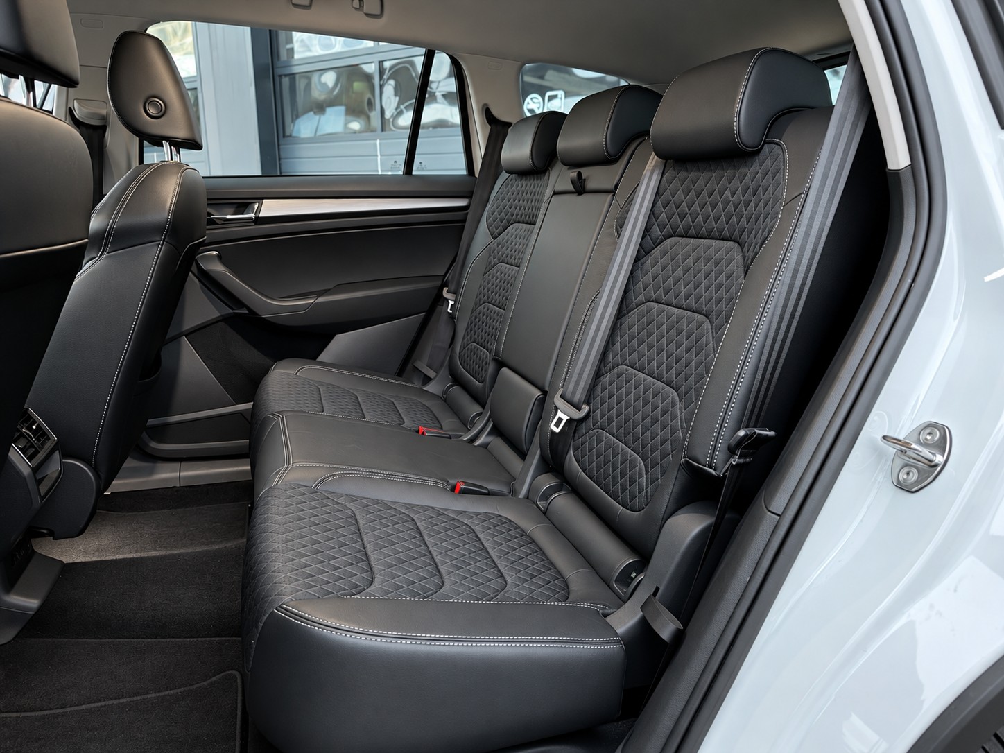 SKODA Kodiaq 2.0 TSI Ambition 4x4-image-12
