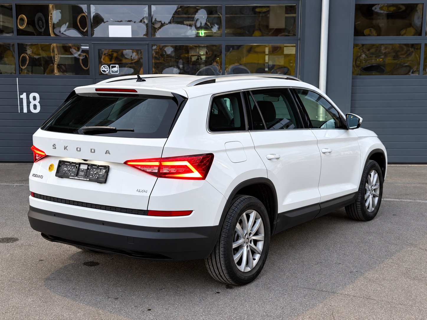 SKODA Kodiaq 2.0 TSI Ambition 4x4-image-3