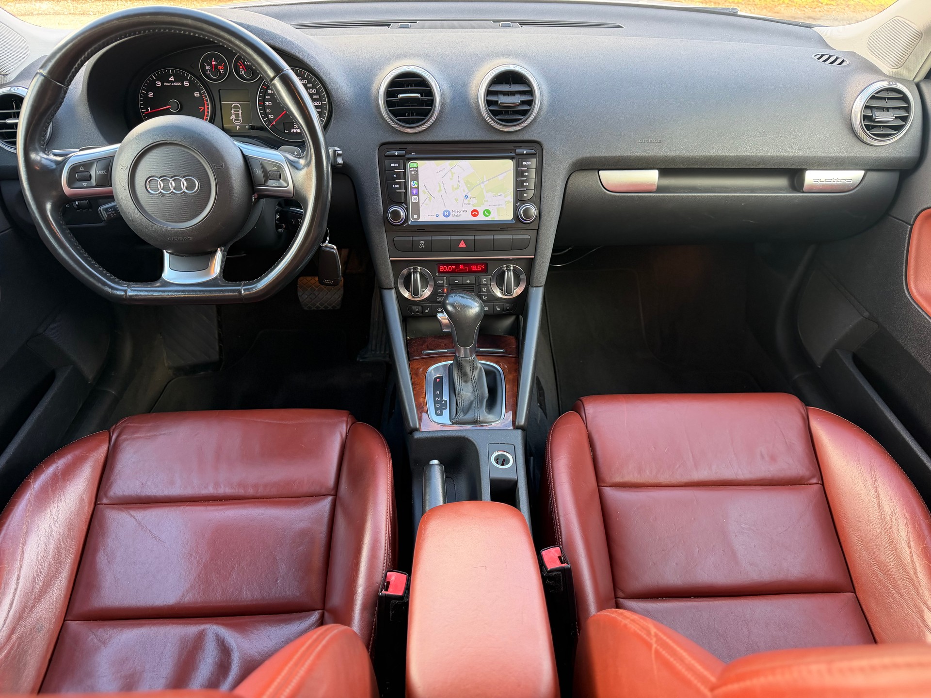AUDI A3 Sportback 2.0 TFSI Ambiente quattro S-tronic-image-6
