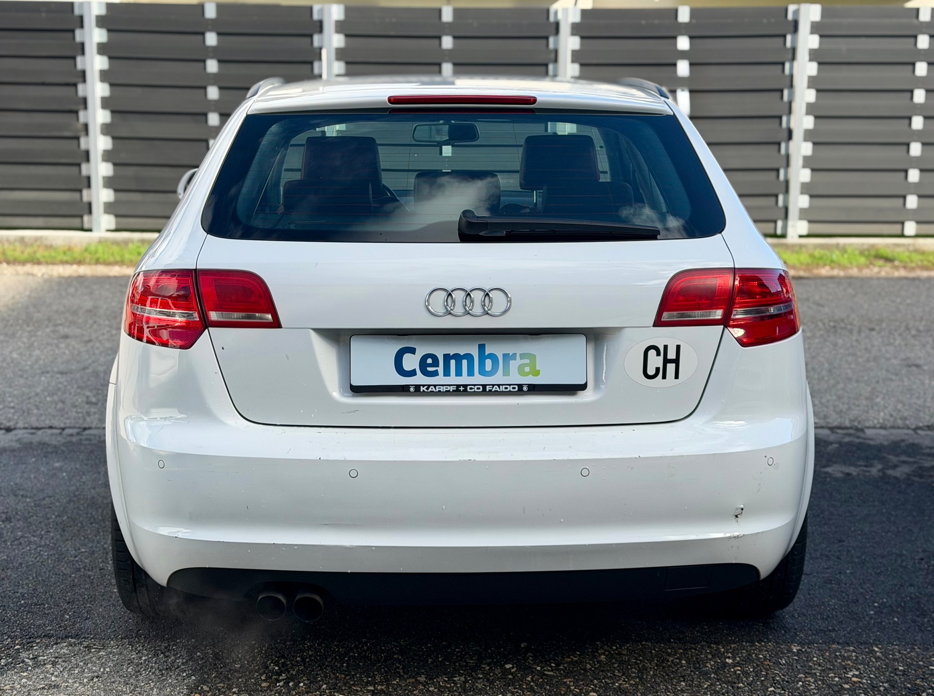 AUDI A3 Sportback 2.0 TFSI Ambiente quattro S-tronic-image-4