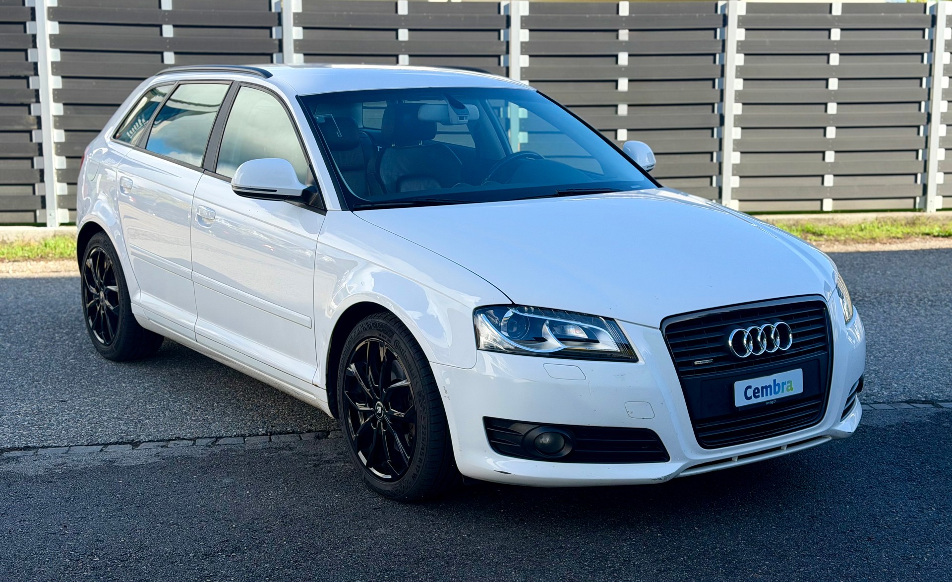 AUDI A3 Sportback 2.0 TFSI Ambiente quattro S-tronic-image-0