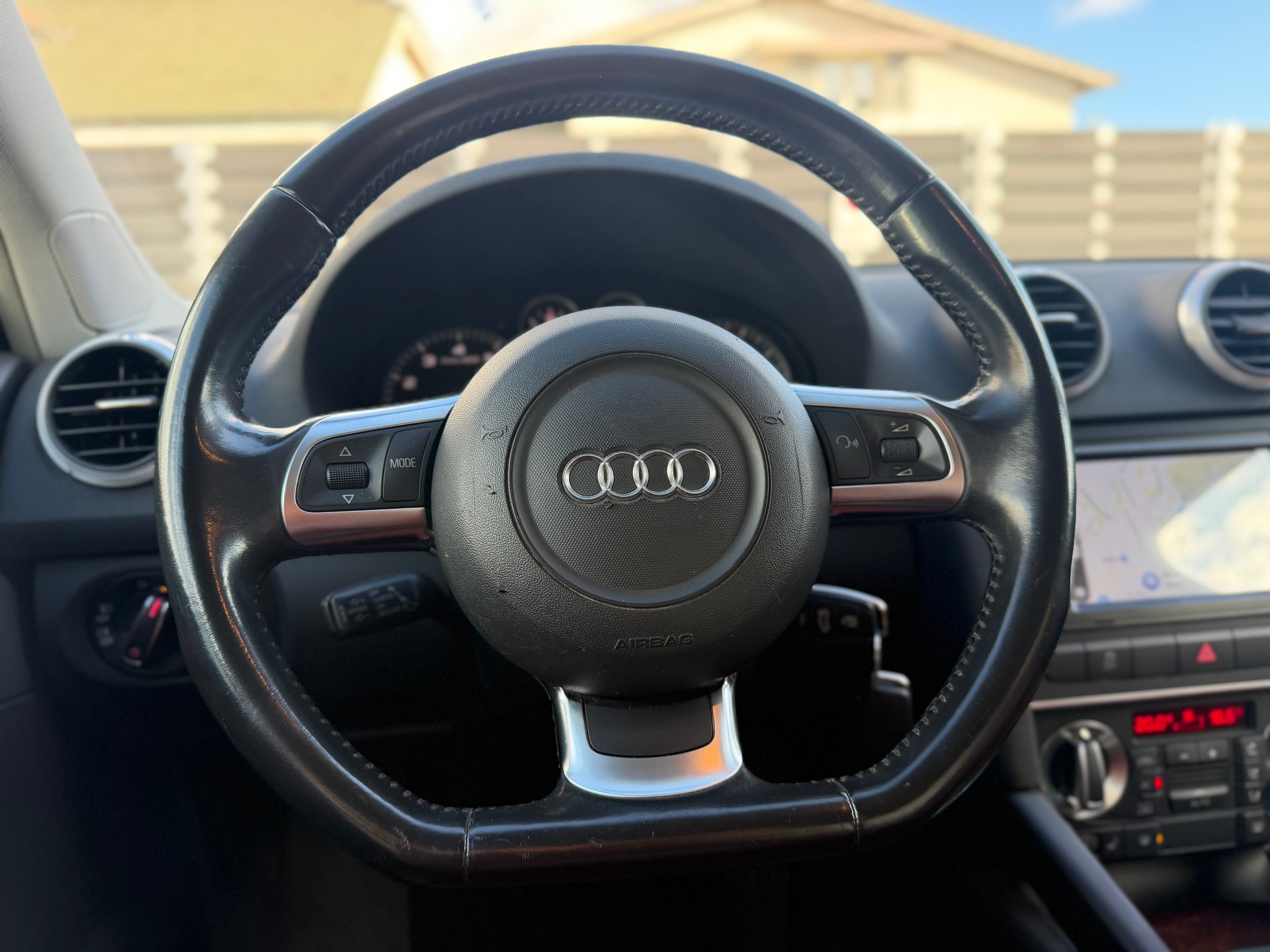 AUDI A3 Sportback 2.0 TFSI Ambiente quattro S-tronic-image-7