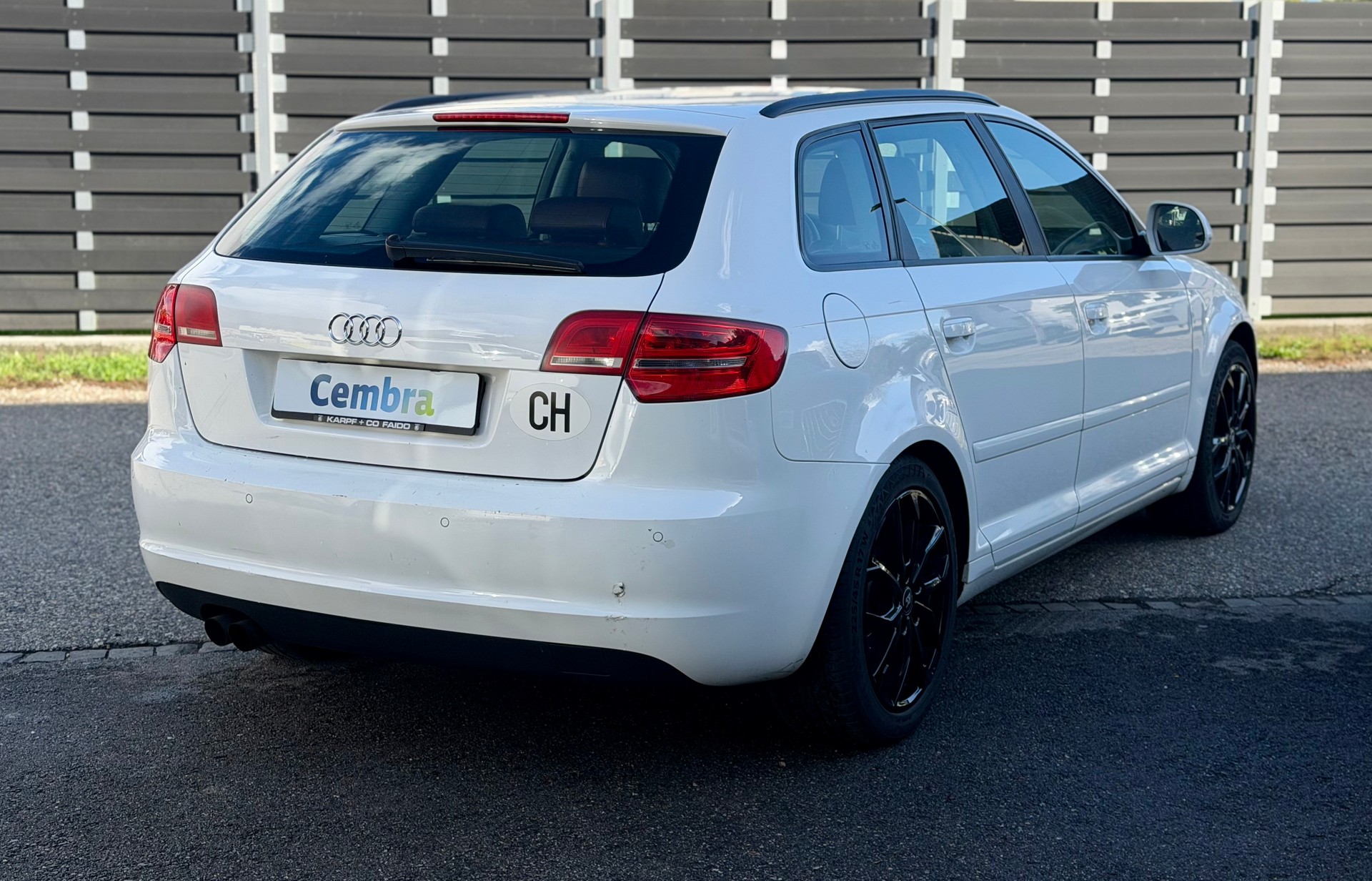 AUDI A3 Sportback 2.0 TFSI Ambiente quattro S-tronic-image-5