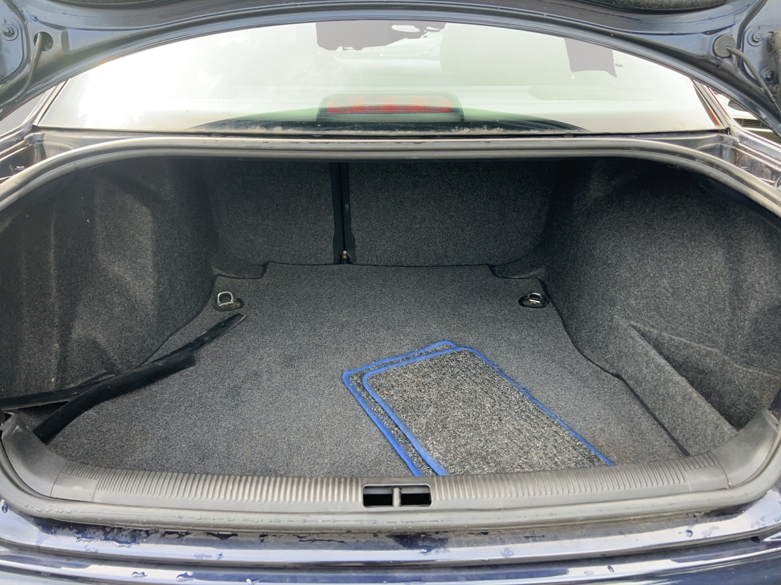 AUDI A4 2.4 Ambition-image-18