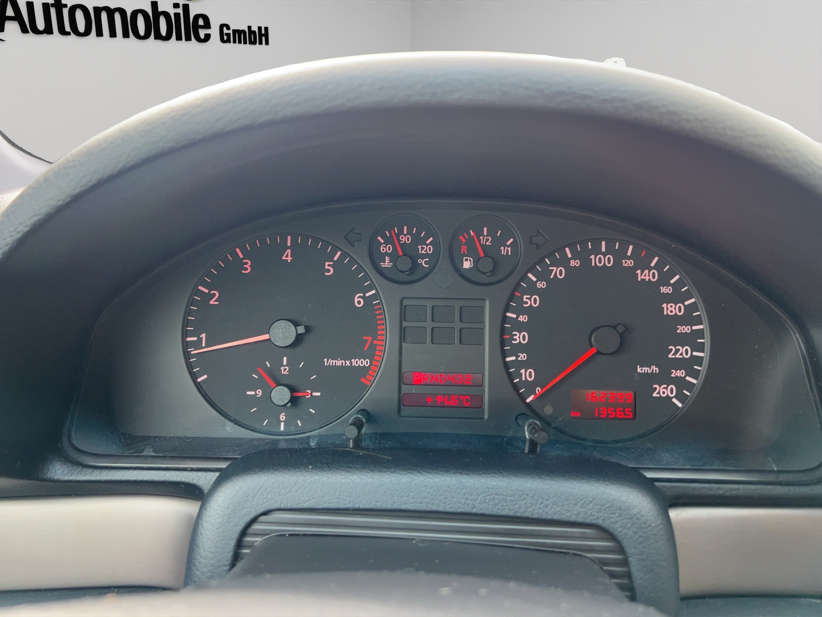 AUDI A4 2.4 Ambition-image-15