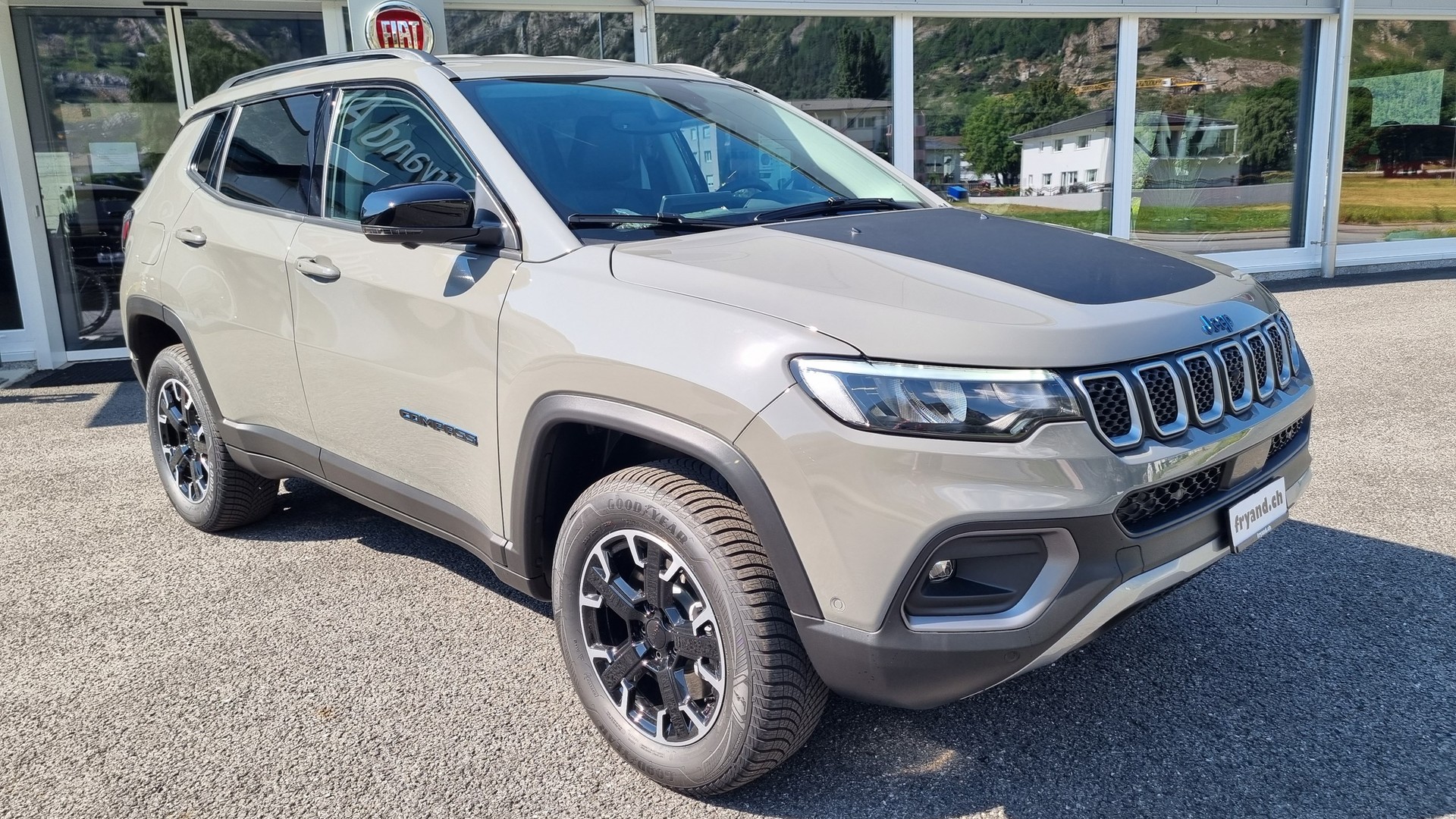 JEEP Compass 1.3 T PHEV Outdoor AWD-image-6