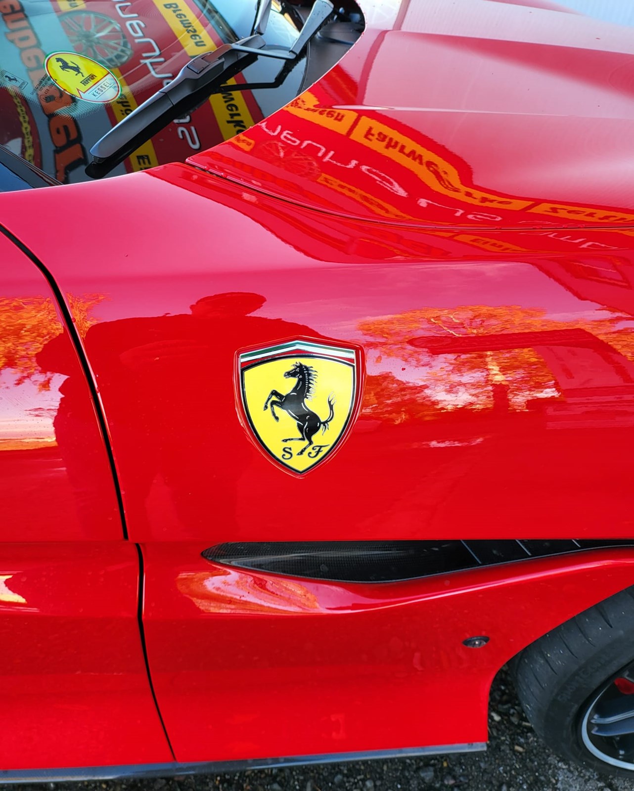 FERRARI Portofino M der teuerste je gebaute CH rotes Carbon-image-1