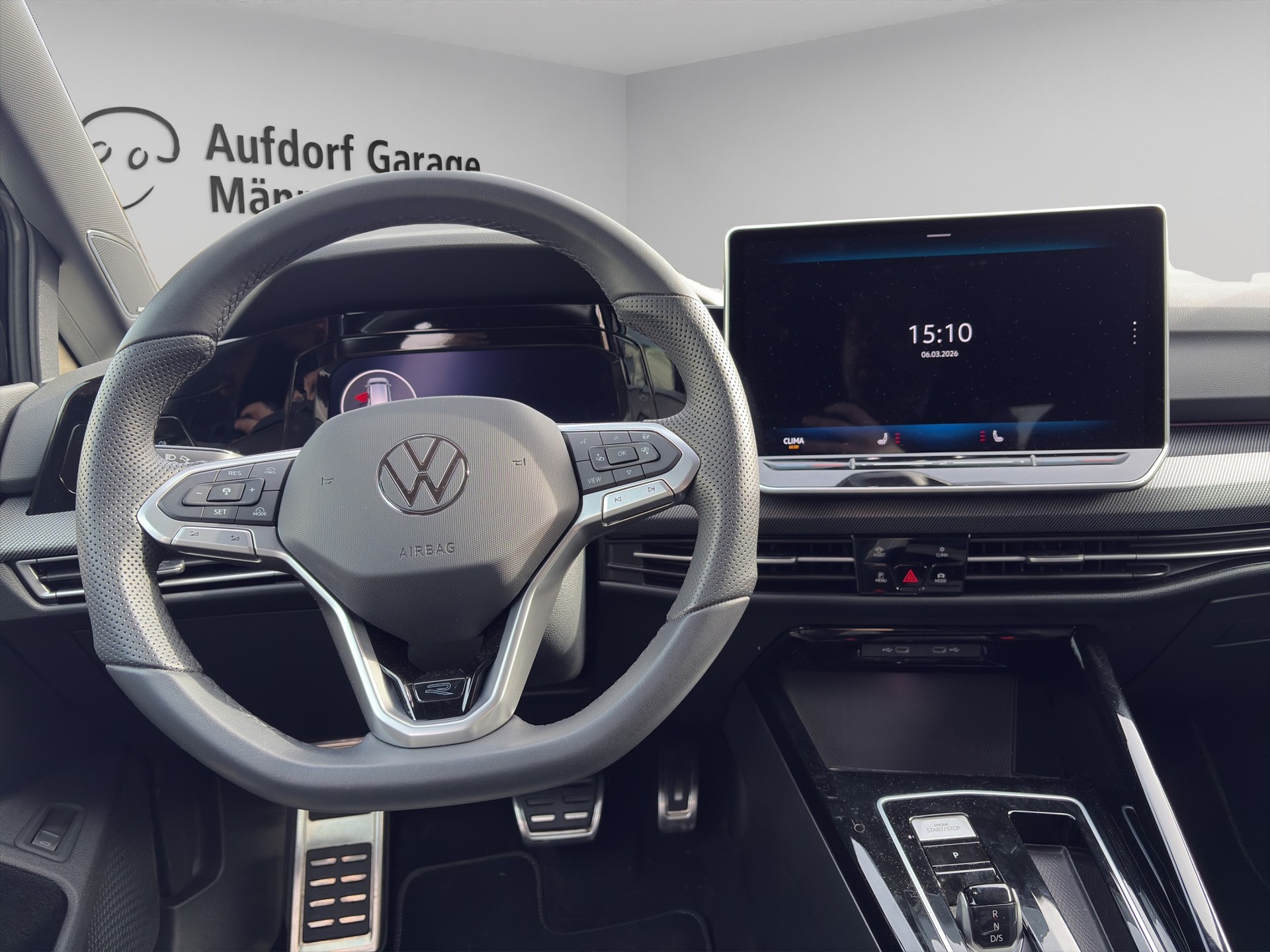 VW Golf Variant 1.5 eTSI mHEV R-Line DSG-image-8
