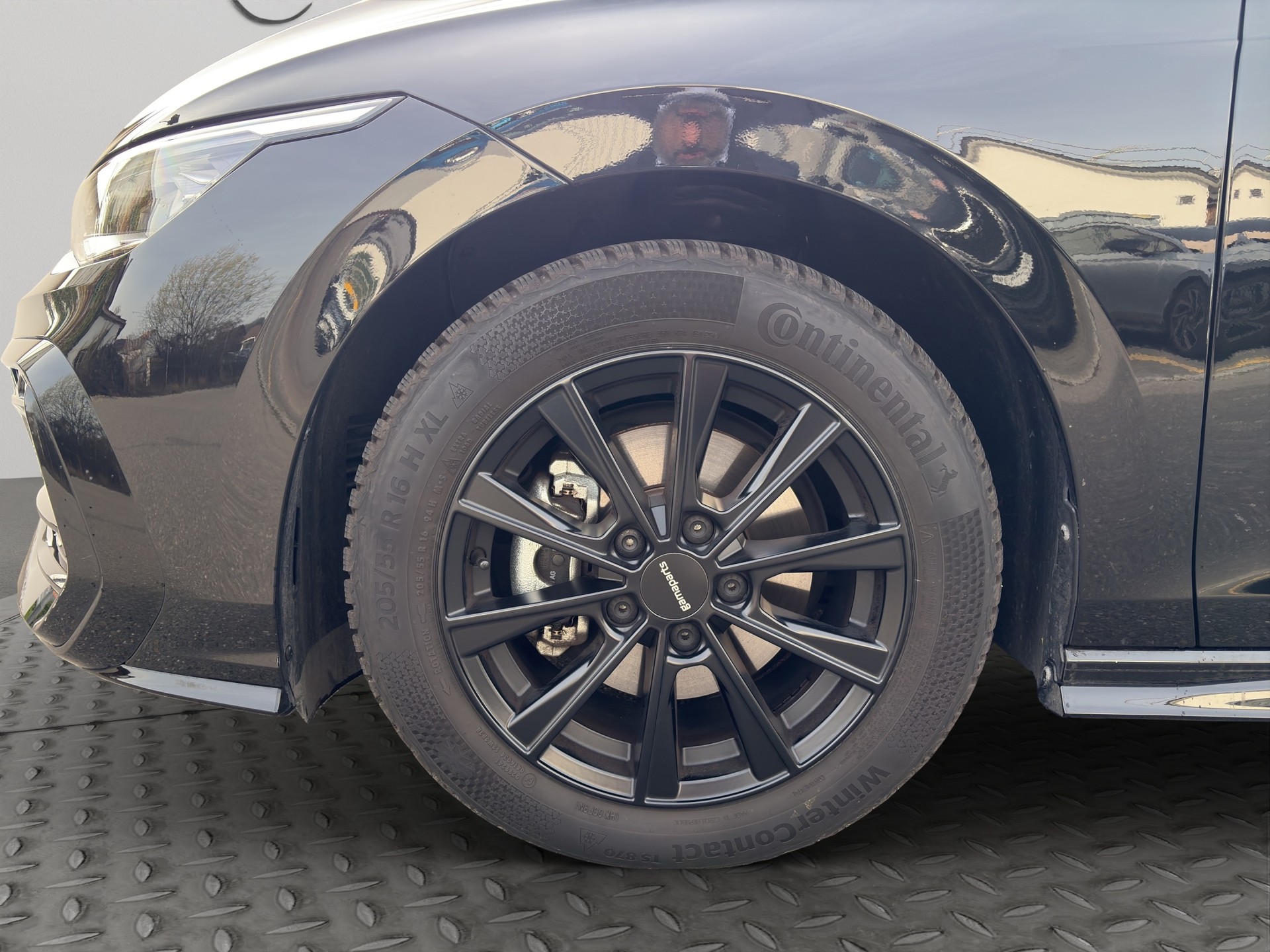 VW Golf Variant 1.5 eTSI mHEV R-Line DSG-image-12