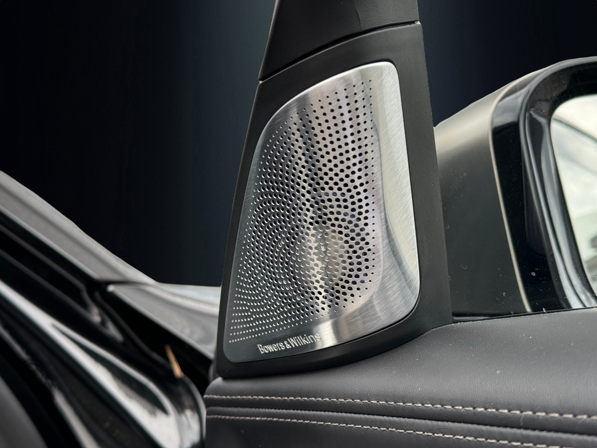 BMW M760Li xDrive Steptronic-image-10