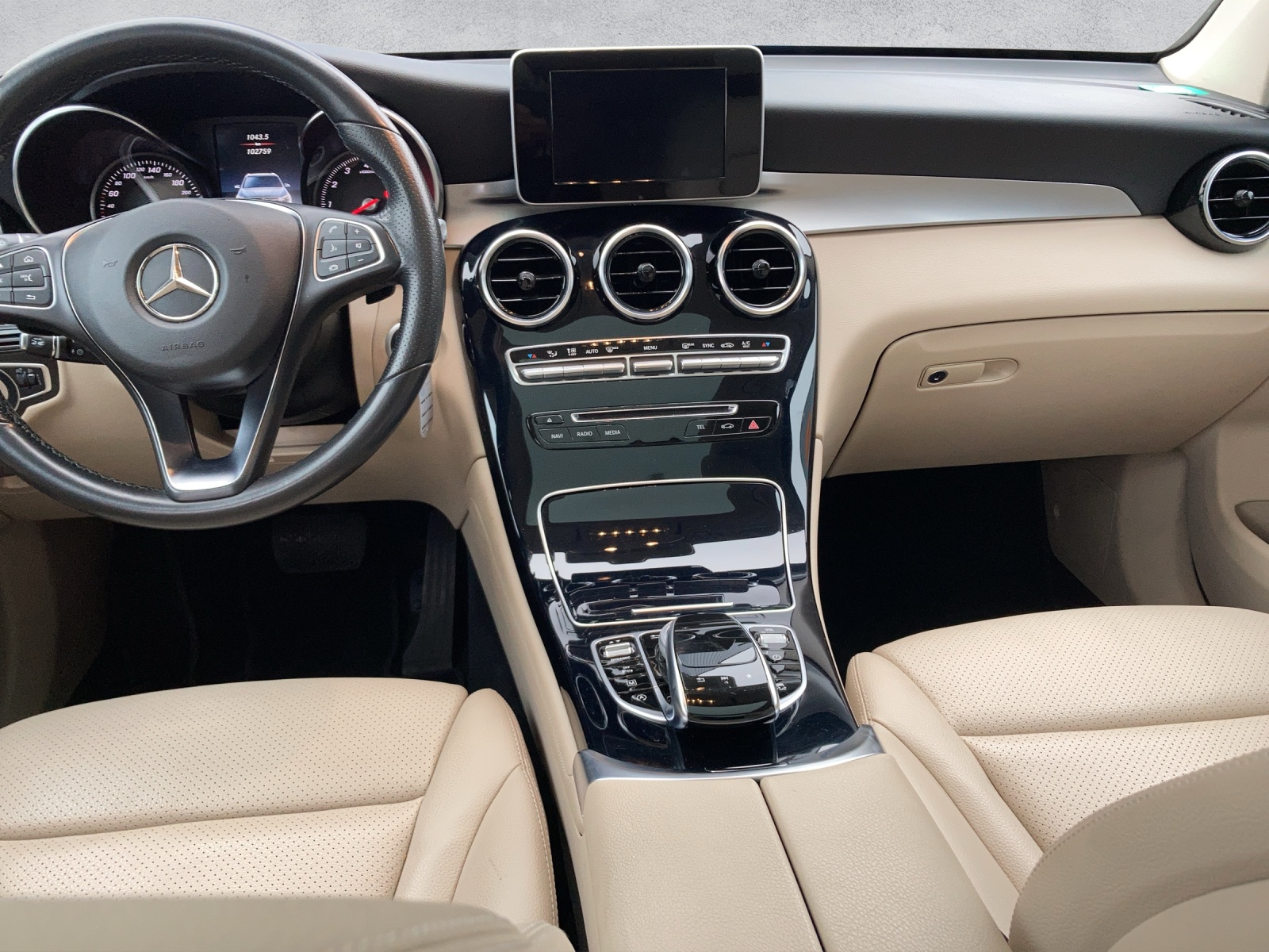 MERCEDES-BENZ GLC 250 4Matic 9G-Tronic-image-4