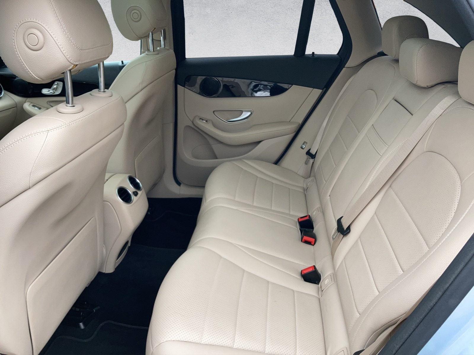 MERCEDES-BENZ GLC 250 4Matic 9G-Tronic-image-7