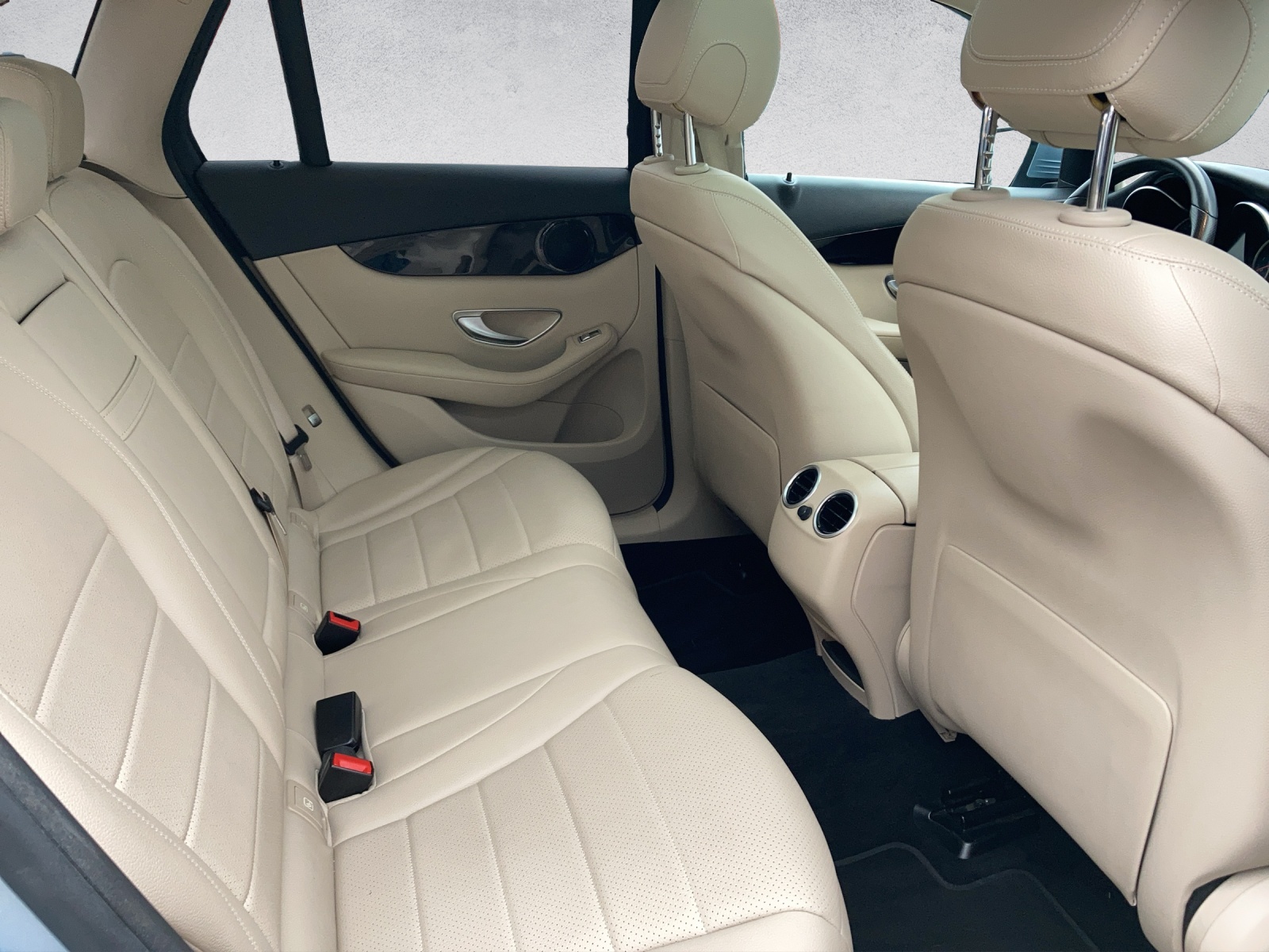 MERCEDES-BENZ GLC 250 4Matic 9G-Tronic-image-9