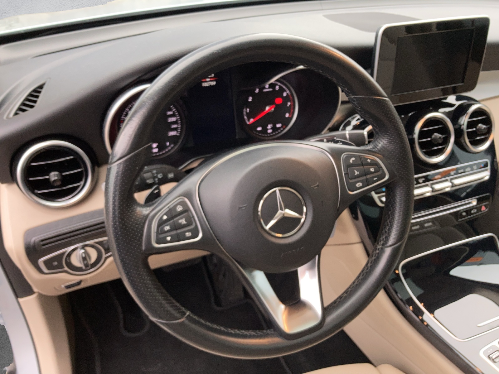 MERCEDES-BENZ GLC 250 4Matic 9G-Tronic-image-5