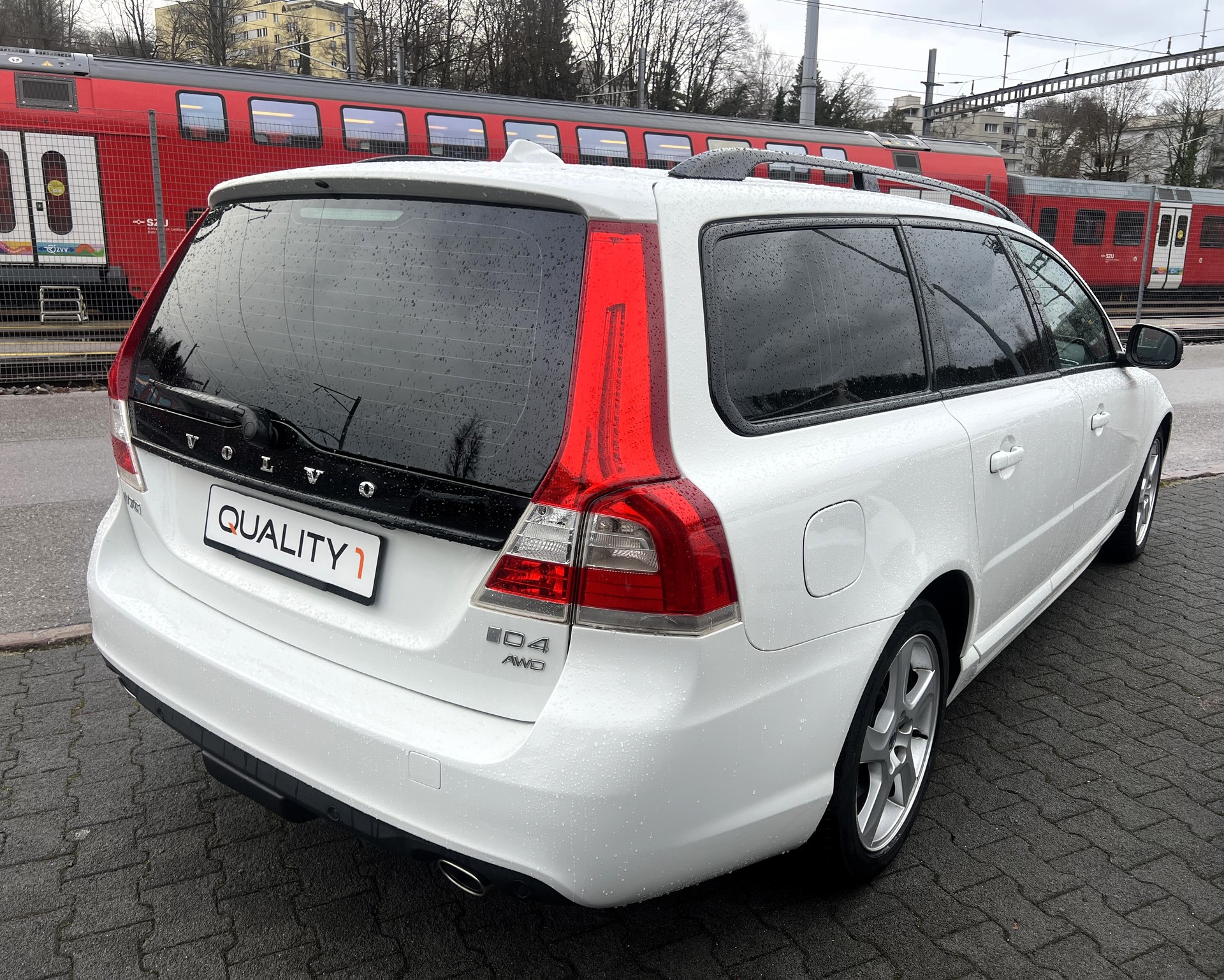 VOLVO V70 D4 AWD Momentum Dynamic Edition Geartronic-image-4