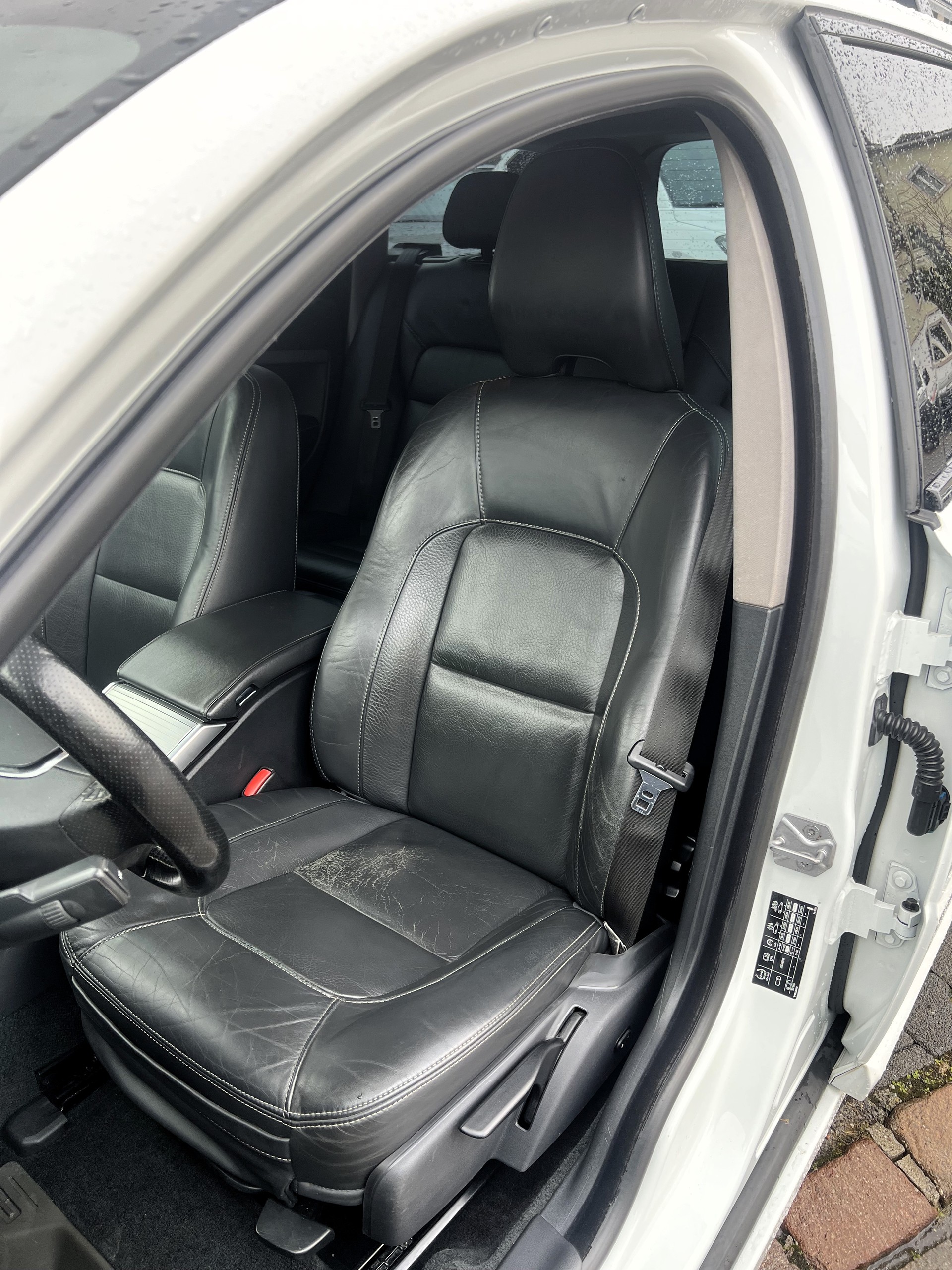 VOLVO V70 D4 AWD Momentum Dynamic Edition Geartronic-image-12