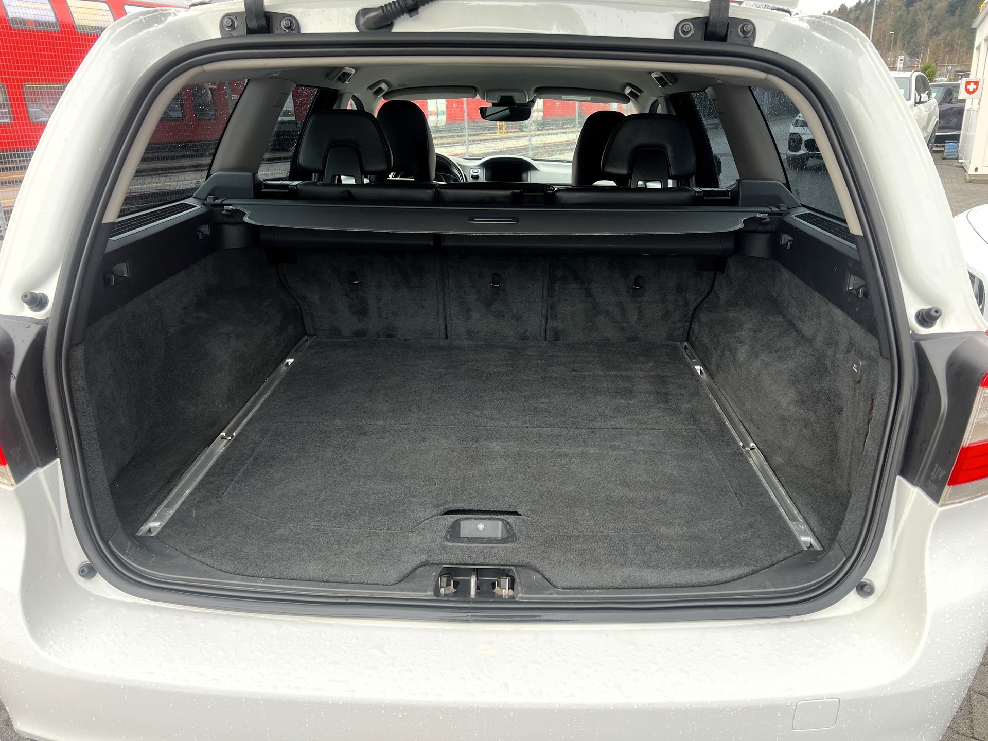 VOLVO V70 D4 AWD Momentum Dynamic Edition Geartronic-image-8
