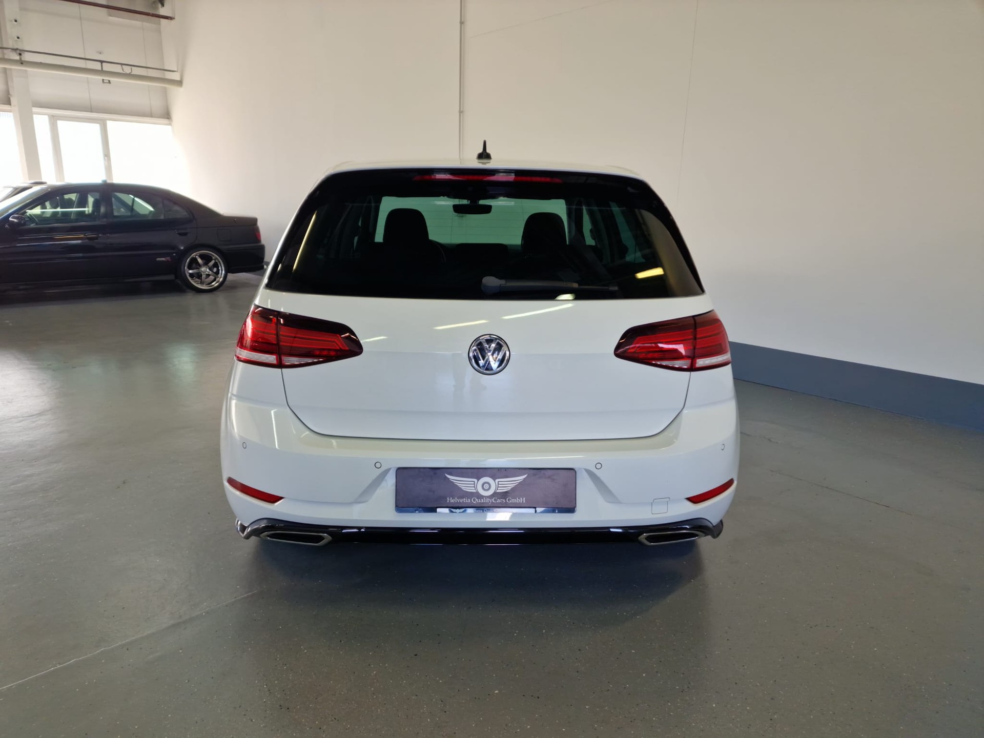 VW Golf 1.5 TSI EVO Highline R-Line-image-14